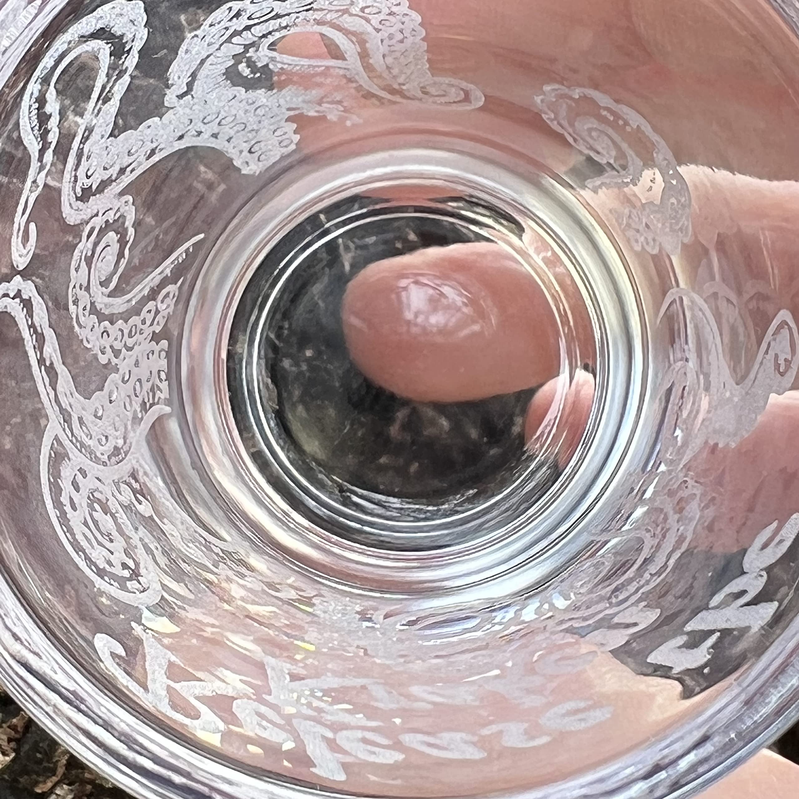 Thick protruding base shot glass