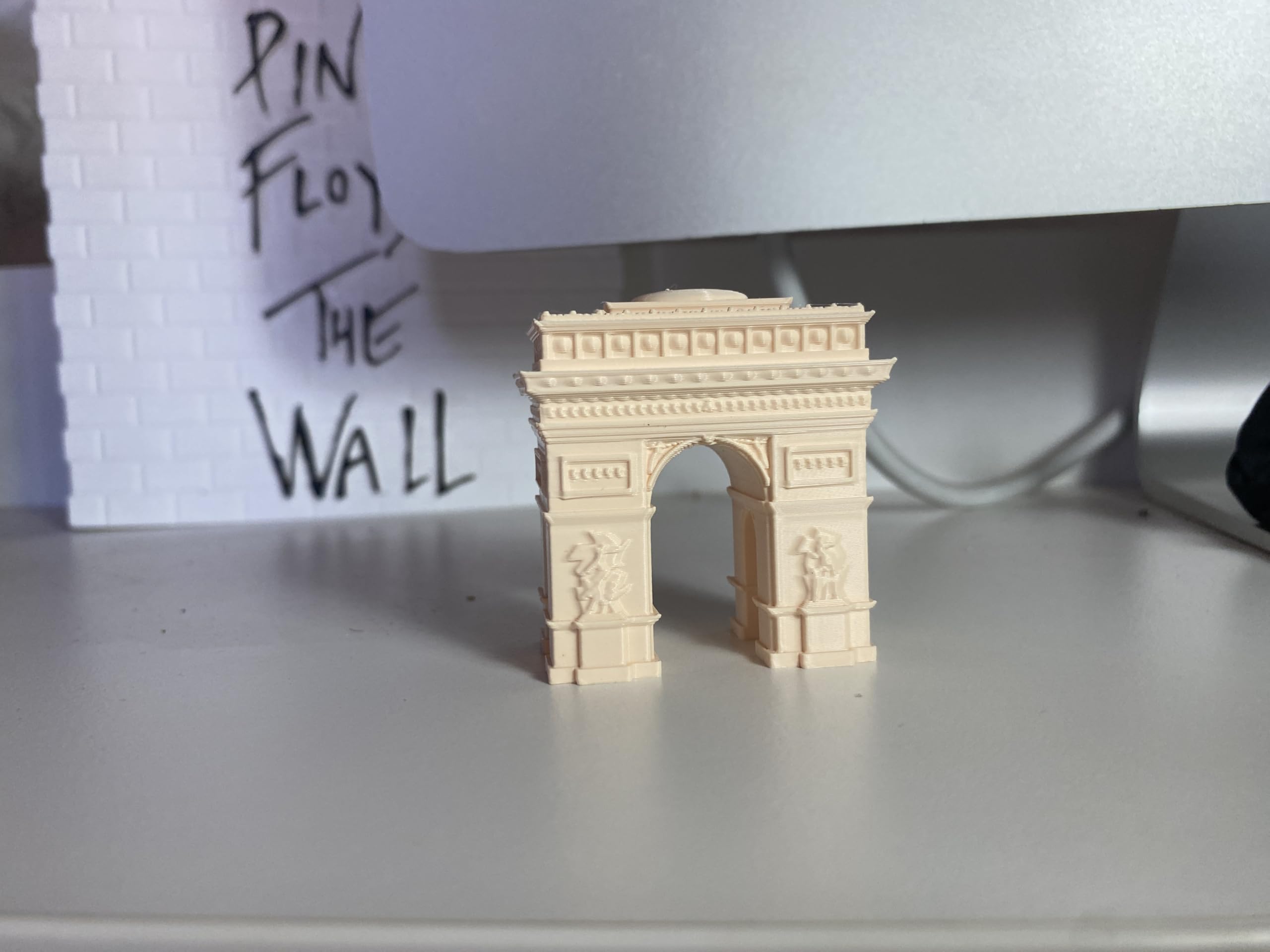 Compact Arc De Triomphe replica for bookshelf display