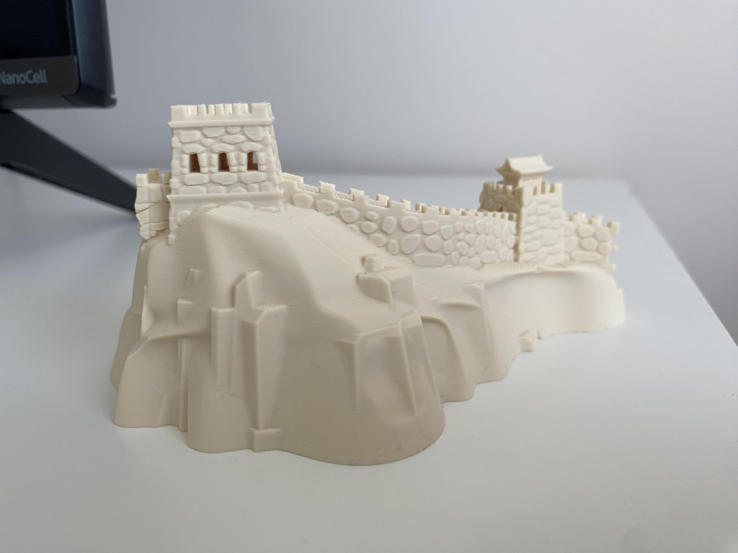 Compact size 2.5 x 5.5 x 3 inches desk statue