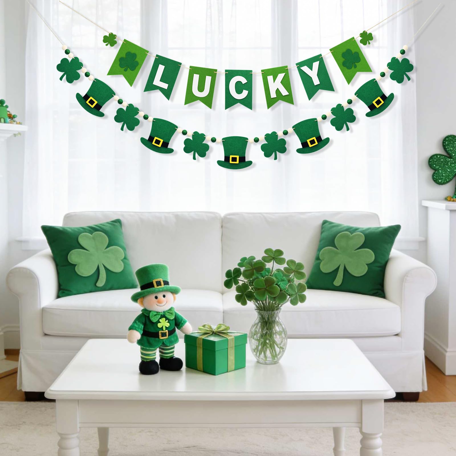 Leprechaun hat and shamrock accents garland
