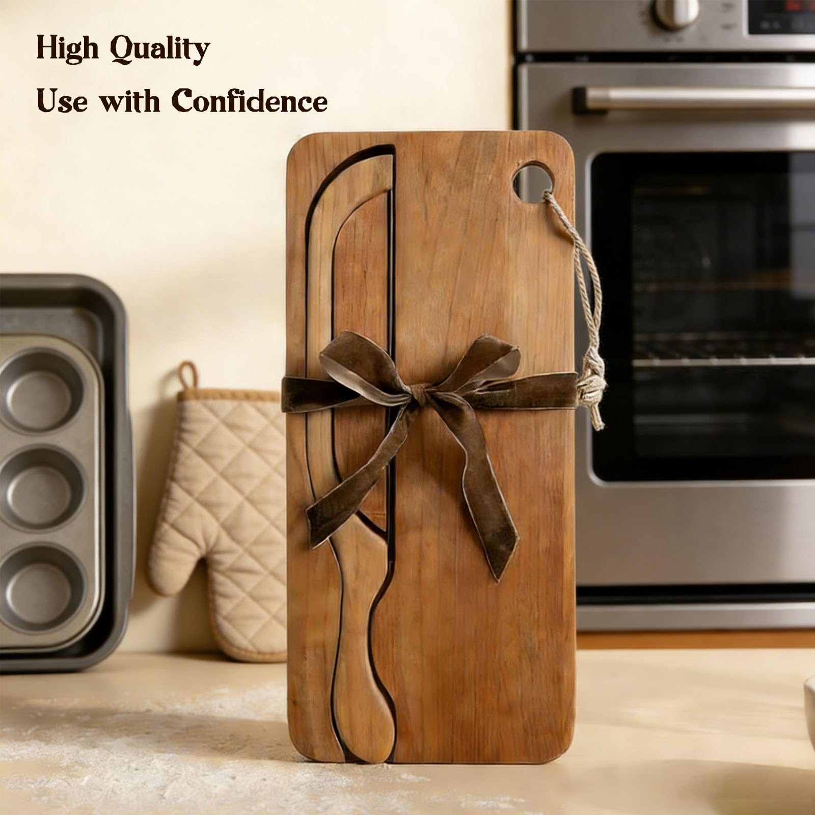 Cutting board with juice grooves for bread prep