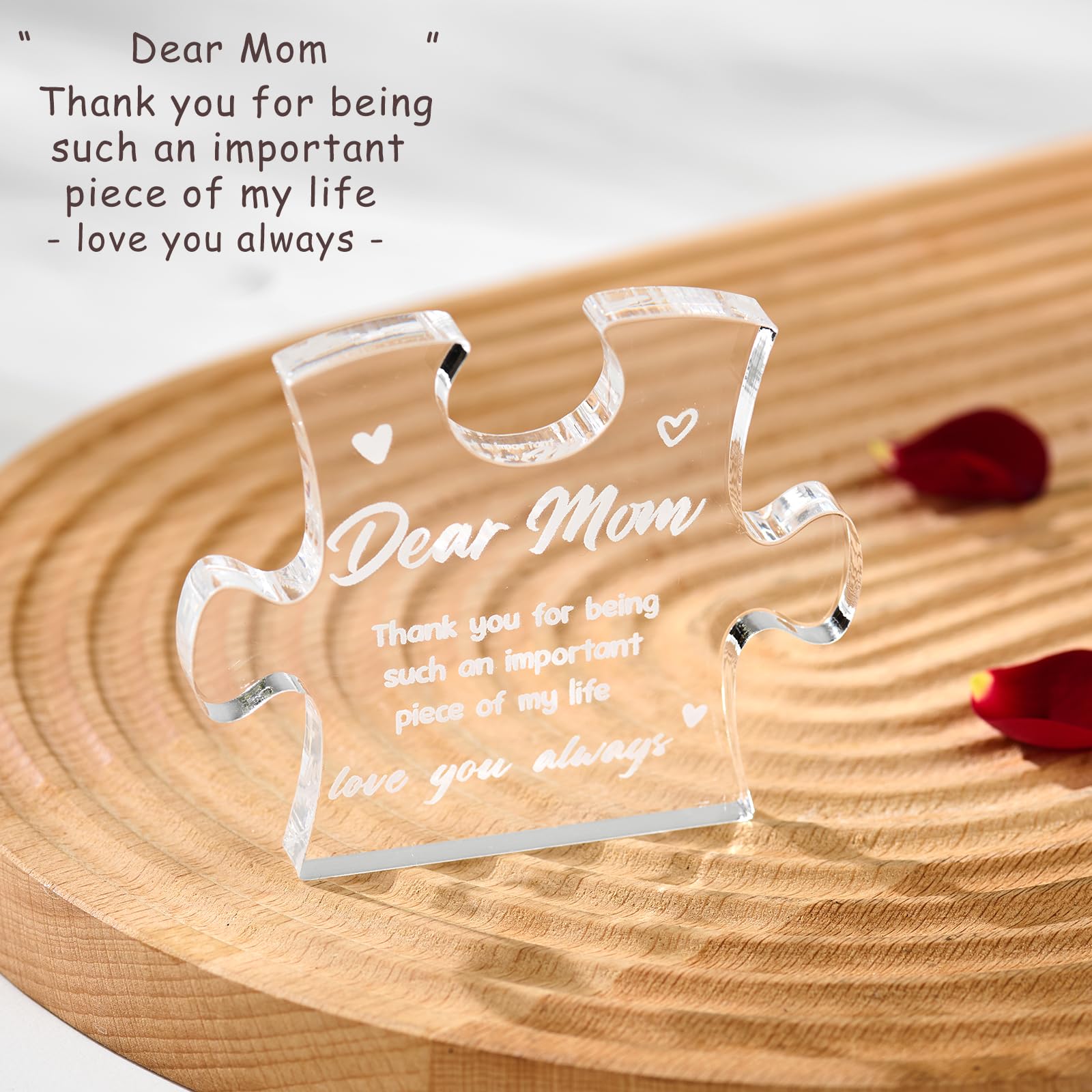Beautiful mirror included in gift set
