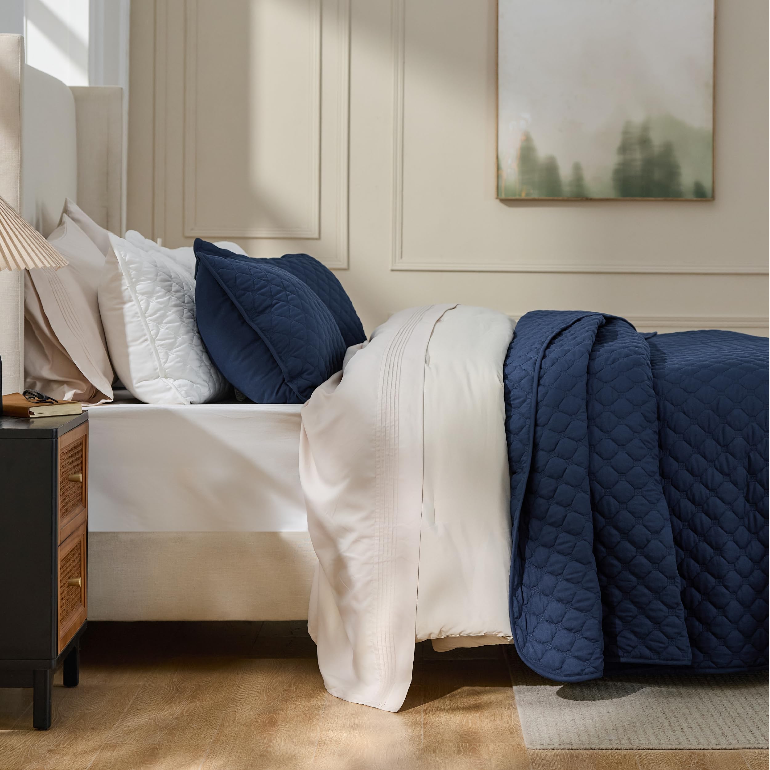 Pillow shams 20 x 26 included with Bedsure quilt