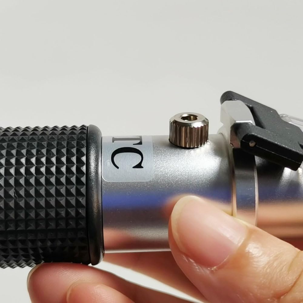 refractometer with ATC for liquid testing