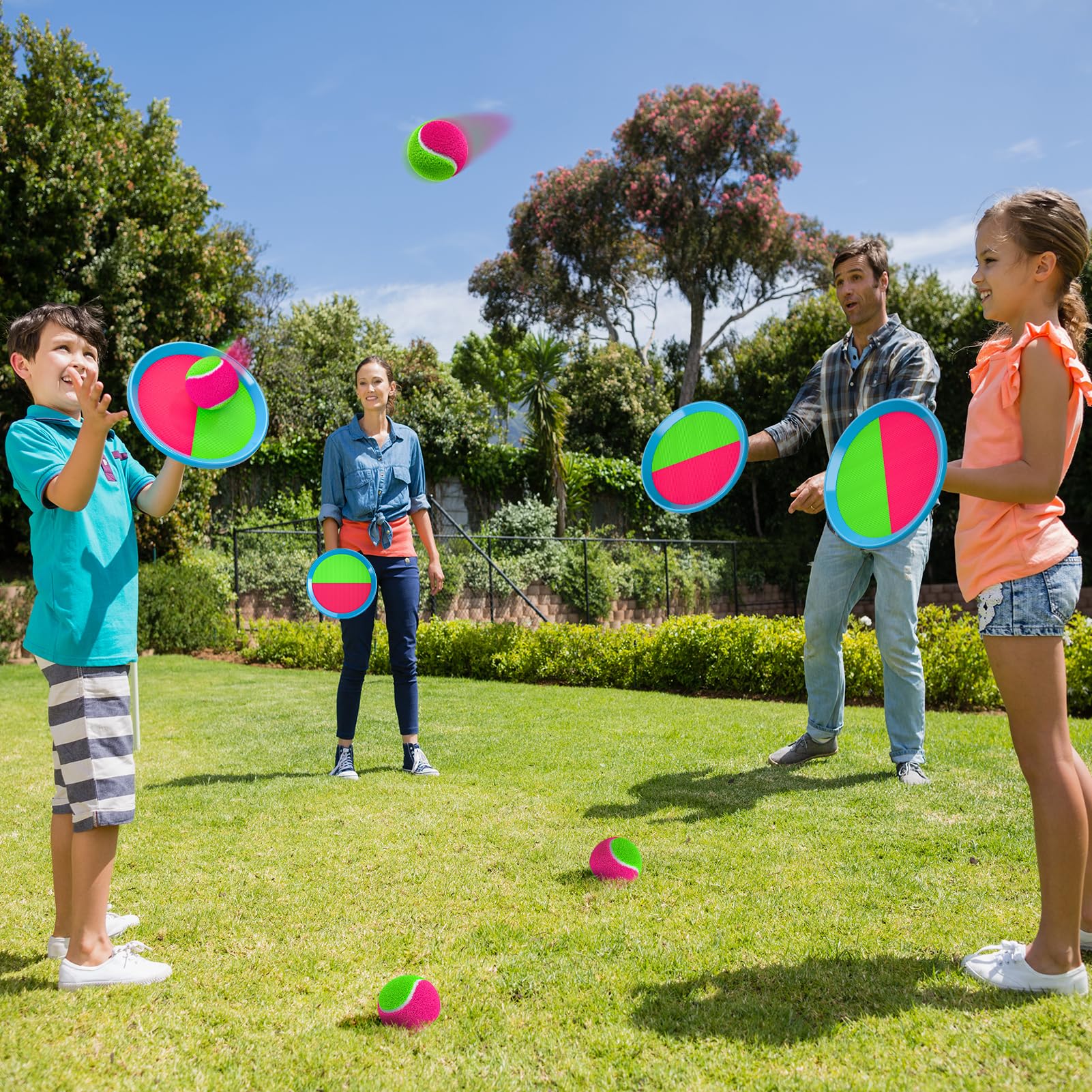 Four paddles and four balls included in Bennol velcro set