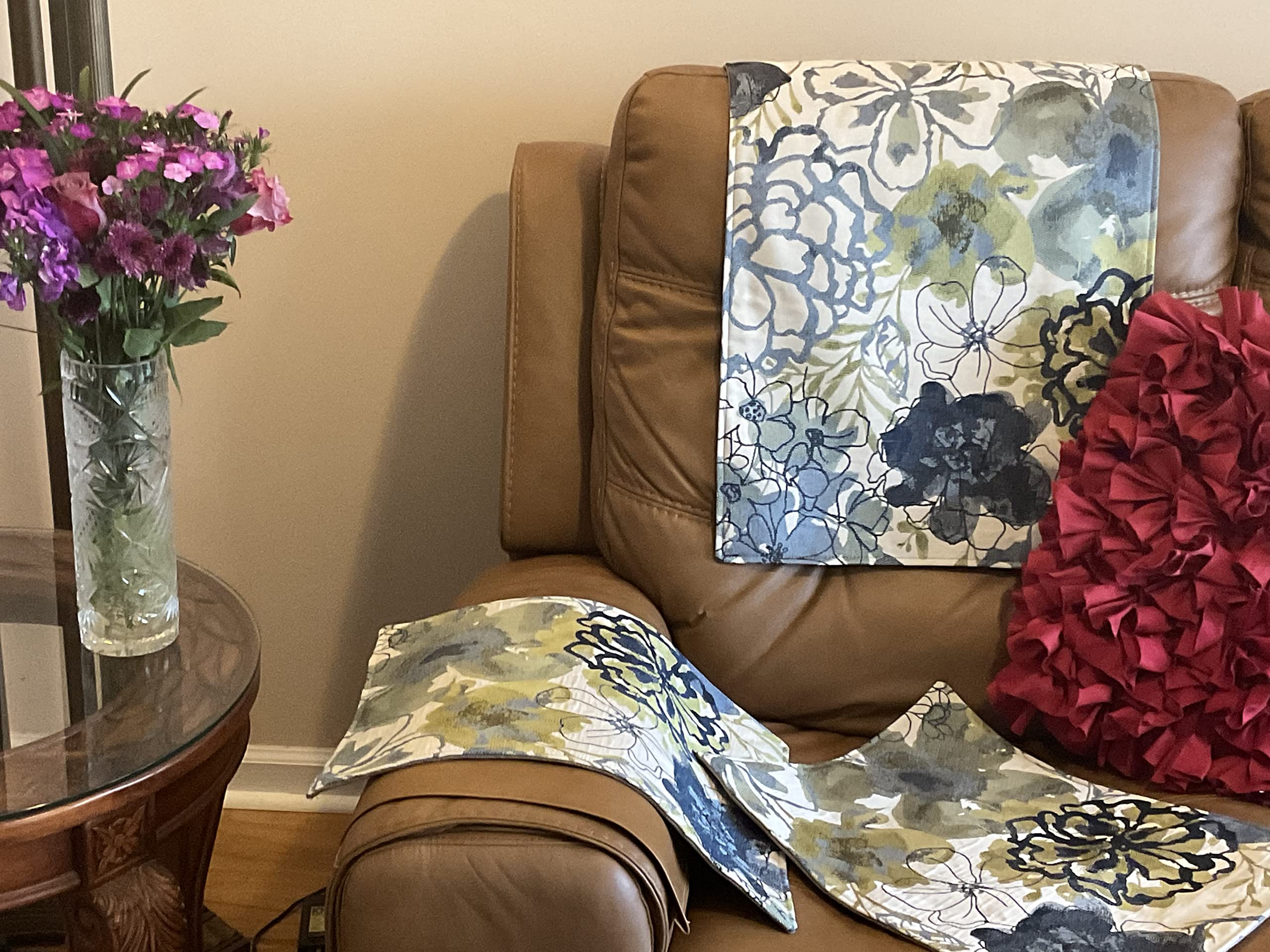 Floral design headrest protector for recliners by Bittlemen
