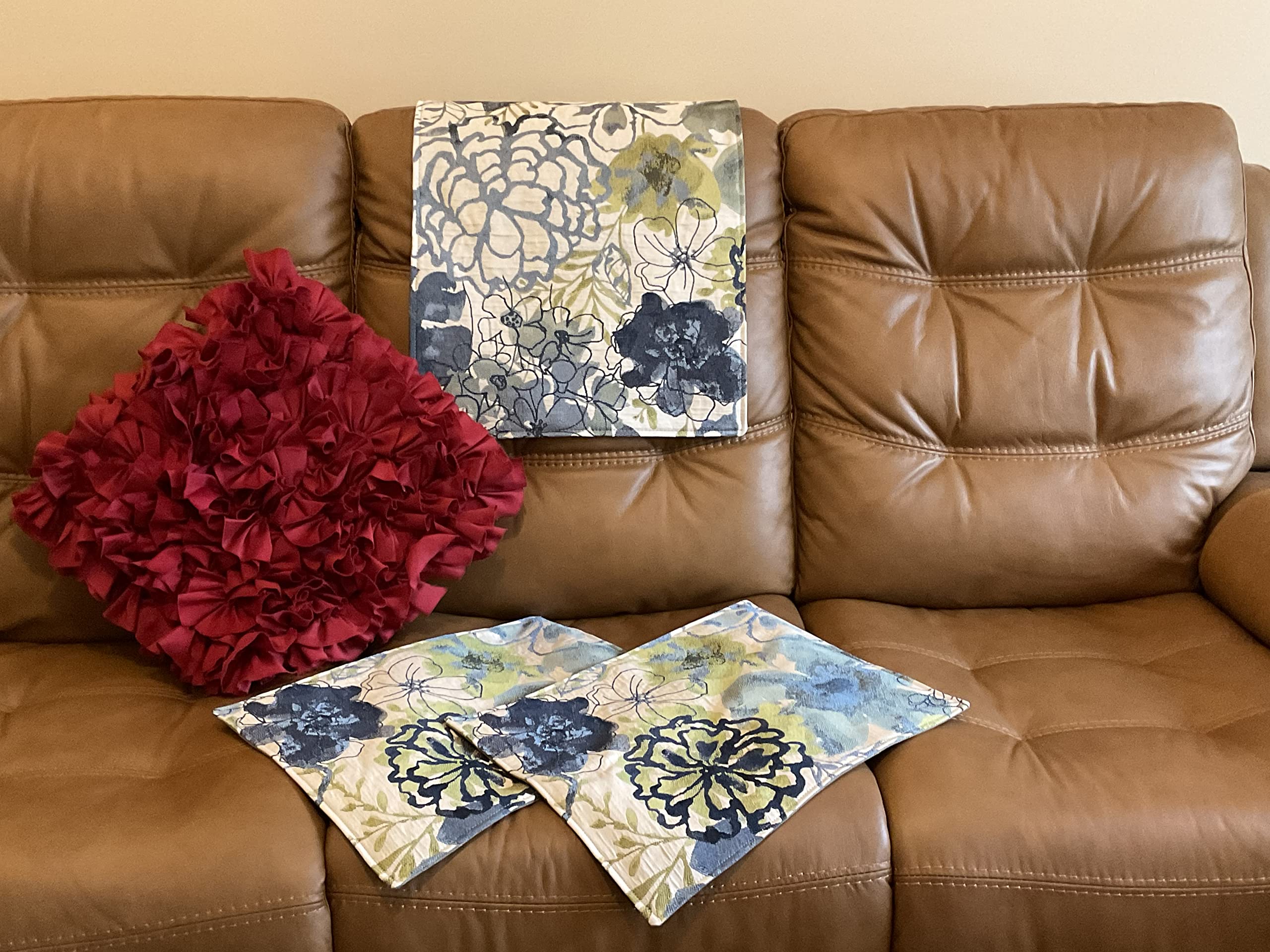 Two-sided headrest cover with solid color reverse side for recliners