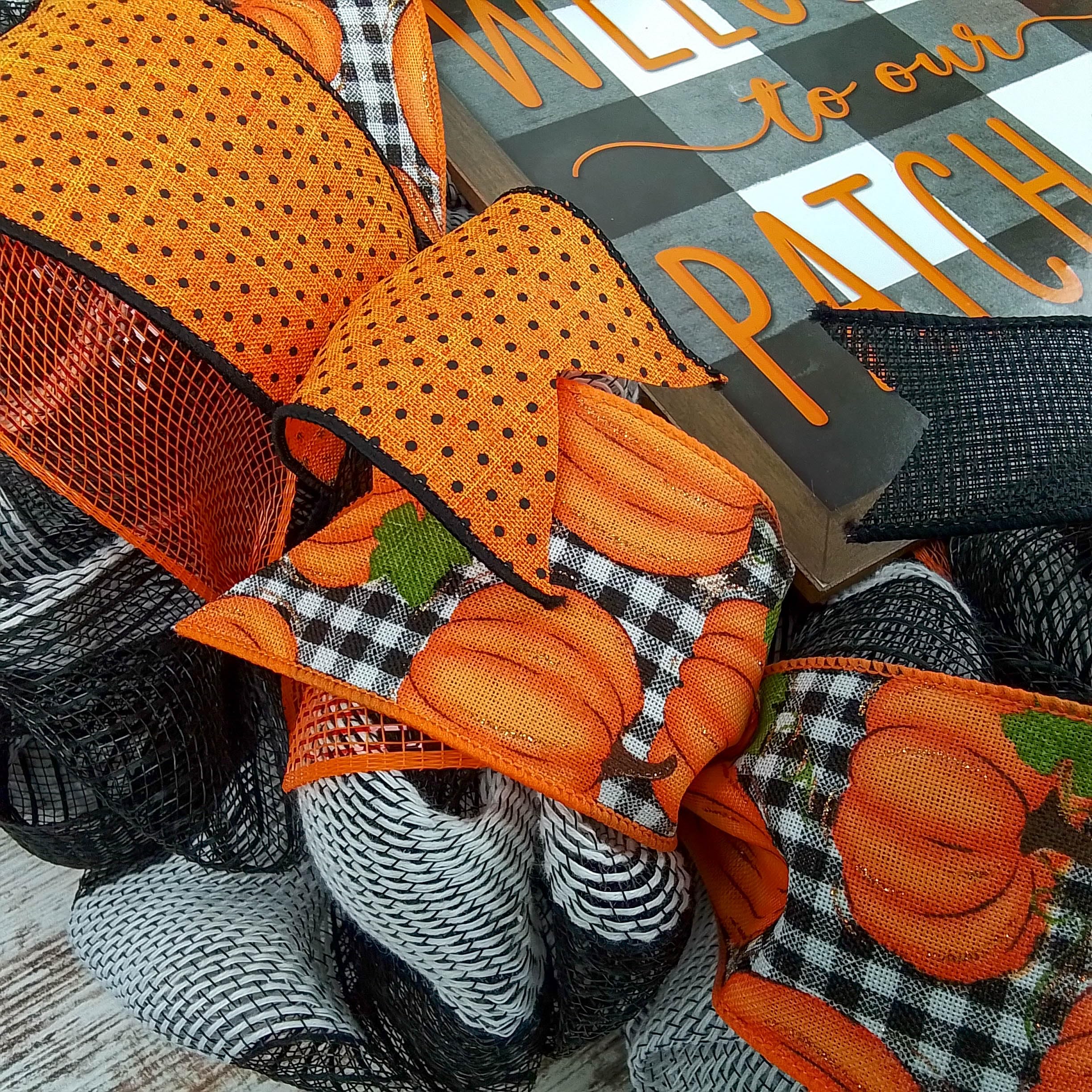 Buffalo plaid mesh front door décor for fall