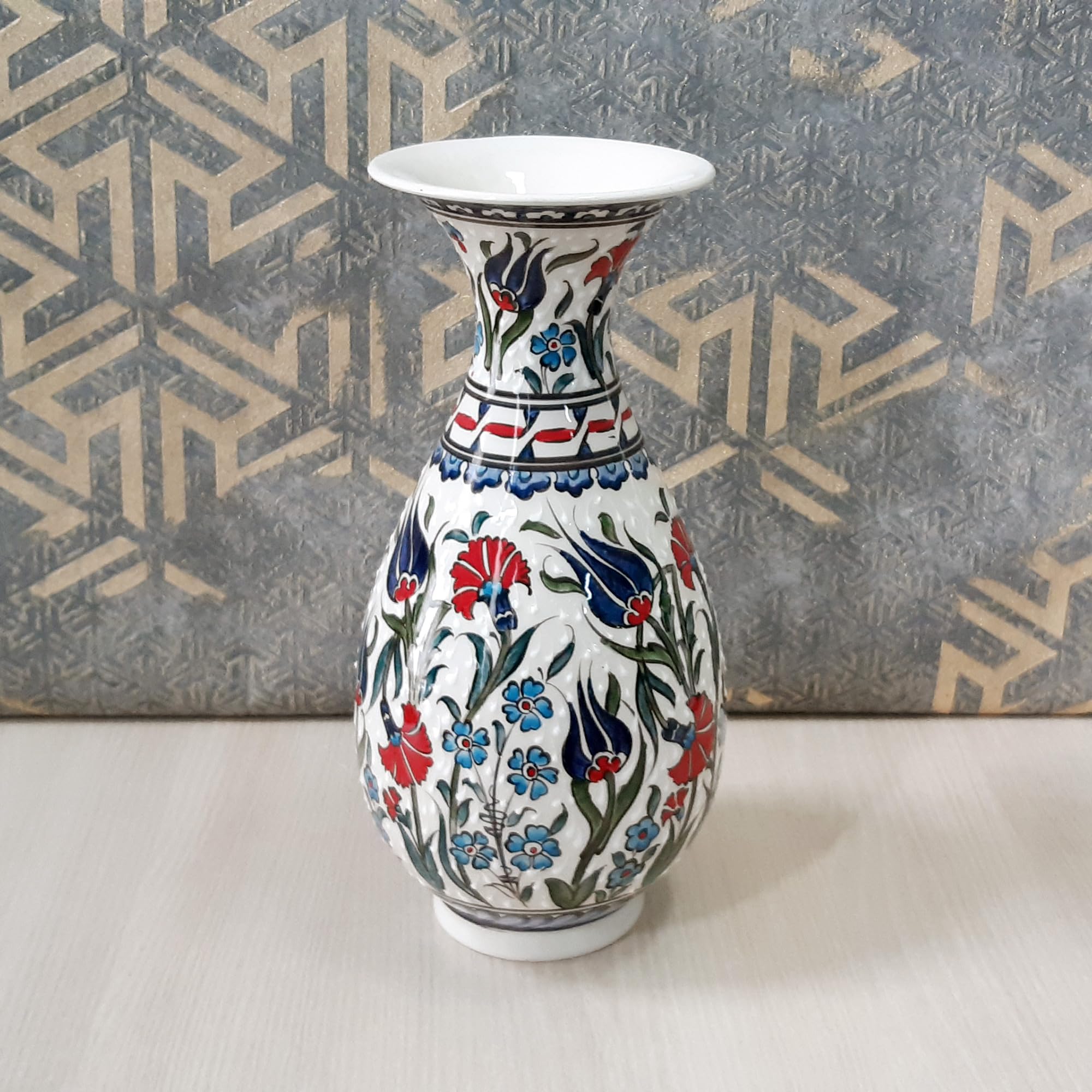 Lead-free glaze ceramic vase suitable for home decor