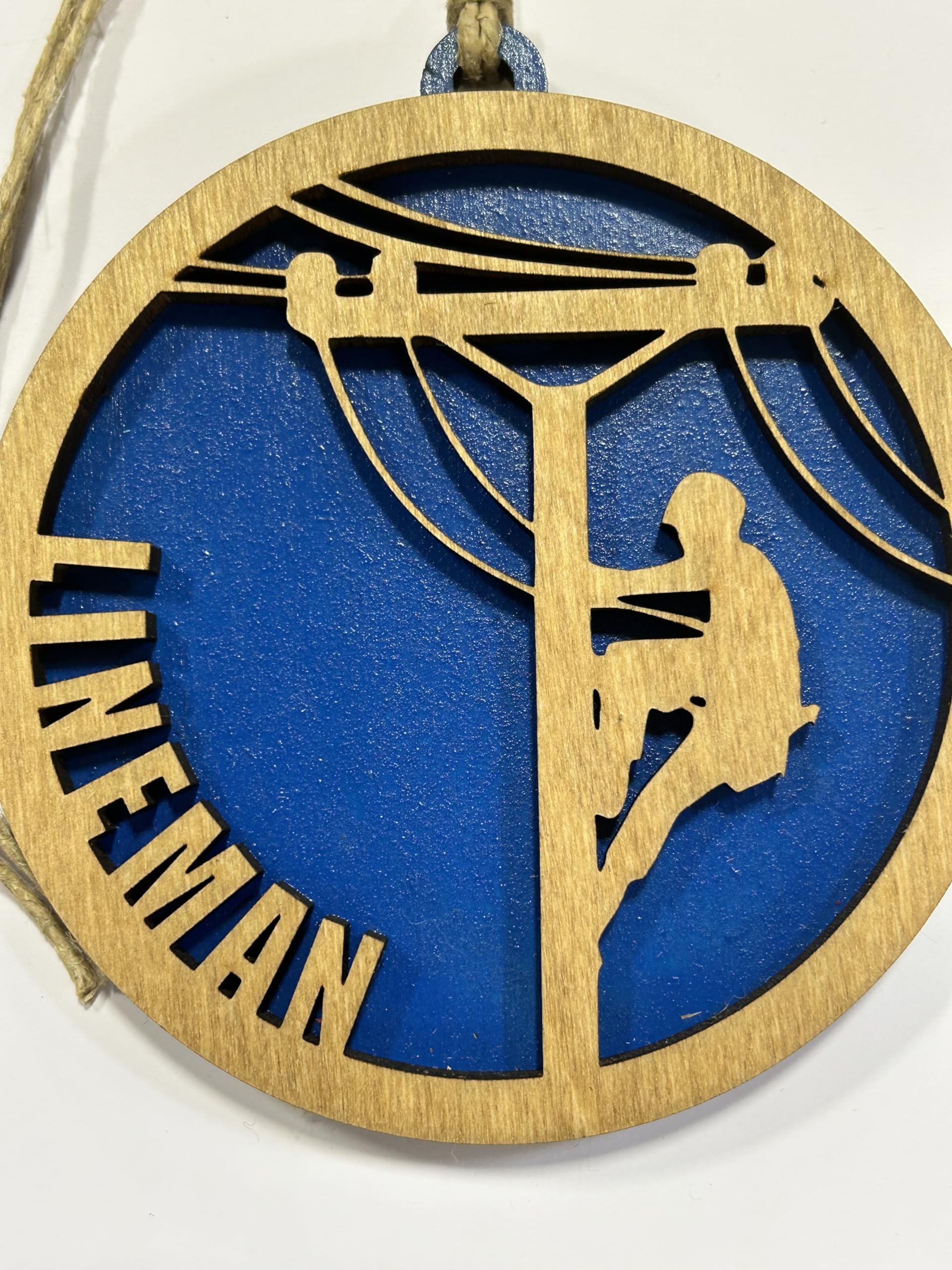 Ornament diameter 3.8 inches with twine hanger