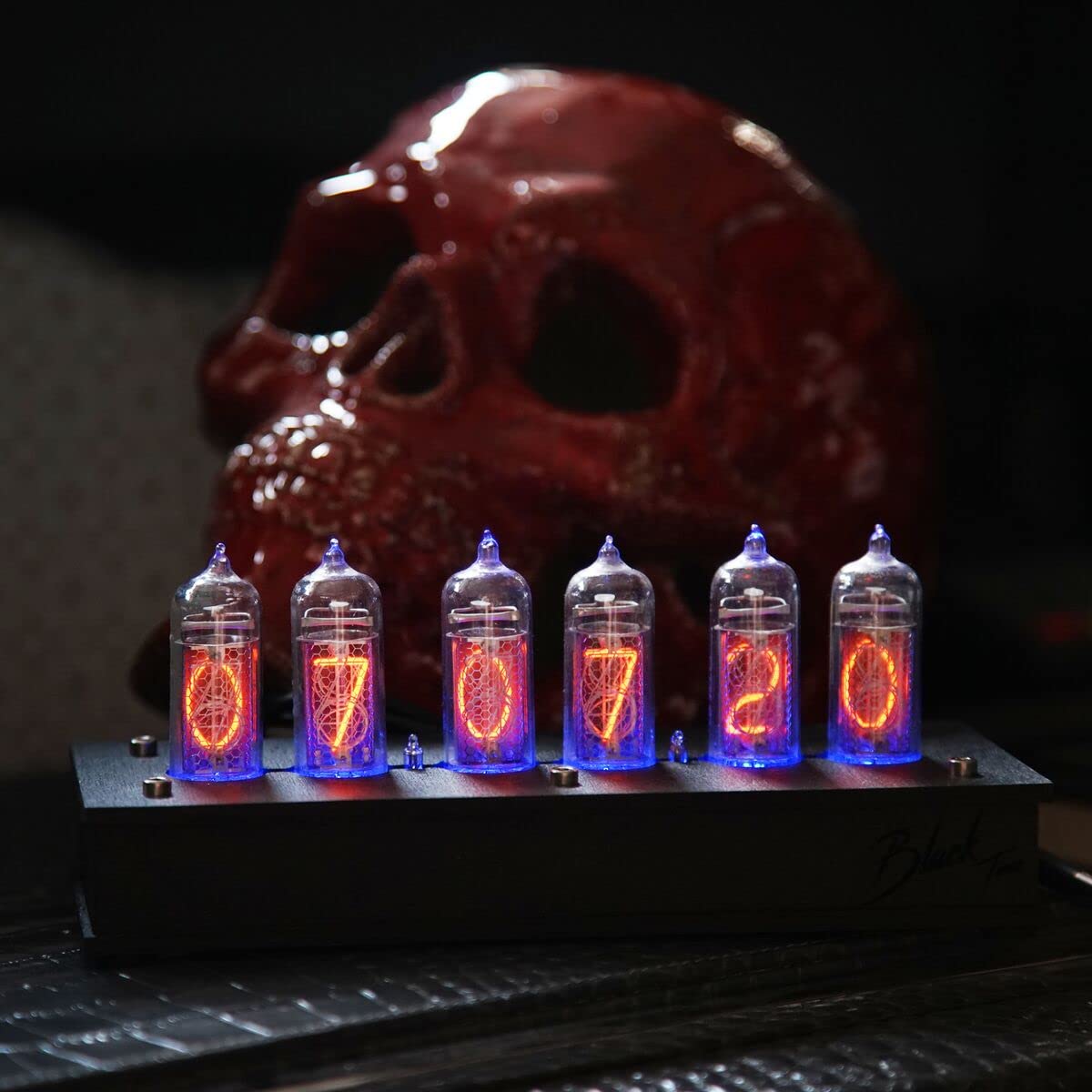 Date and temperature display nixie clock wooden desk