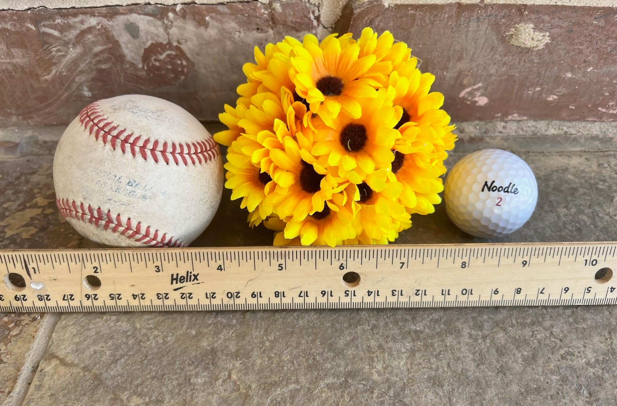 Lightweight decorative ball used as bowl filler or centerpiece