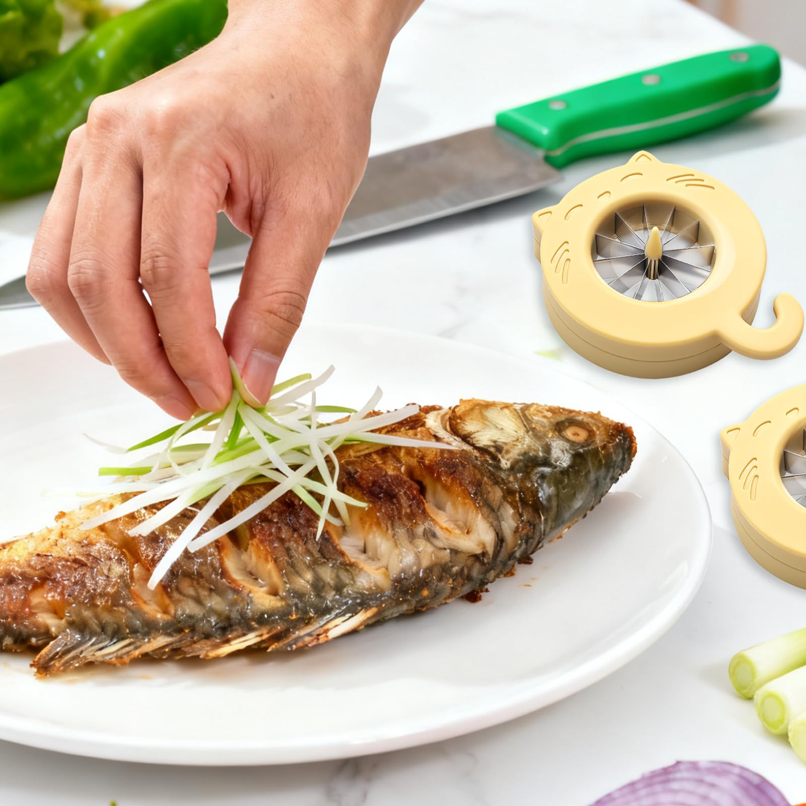 Shredding action illustration with 12 blades on scallion cutter