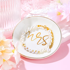 Funny scented wedding candle included in bridal gift box