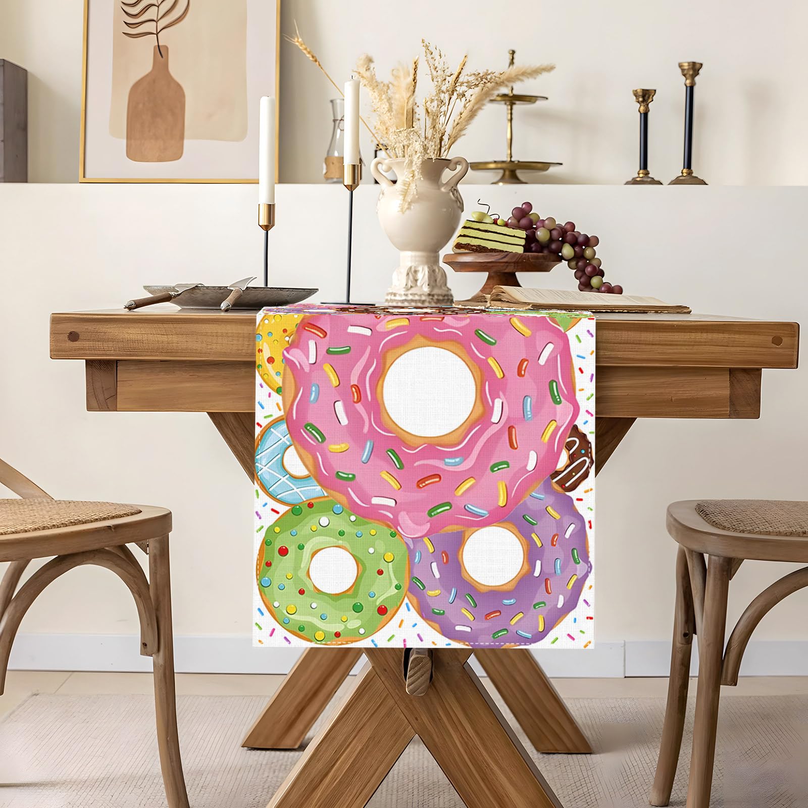 Lightweight table runner for indoor and outdoor use