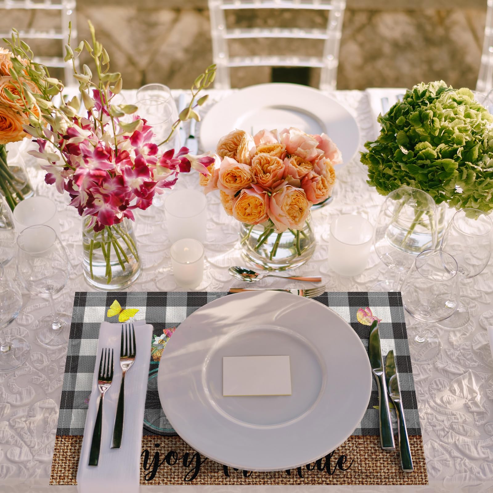 Linen placemats with reinforced hems for durability