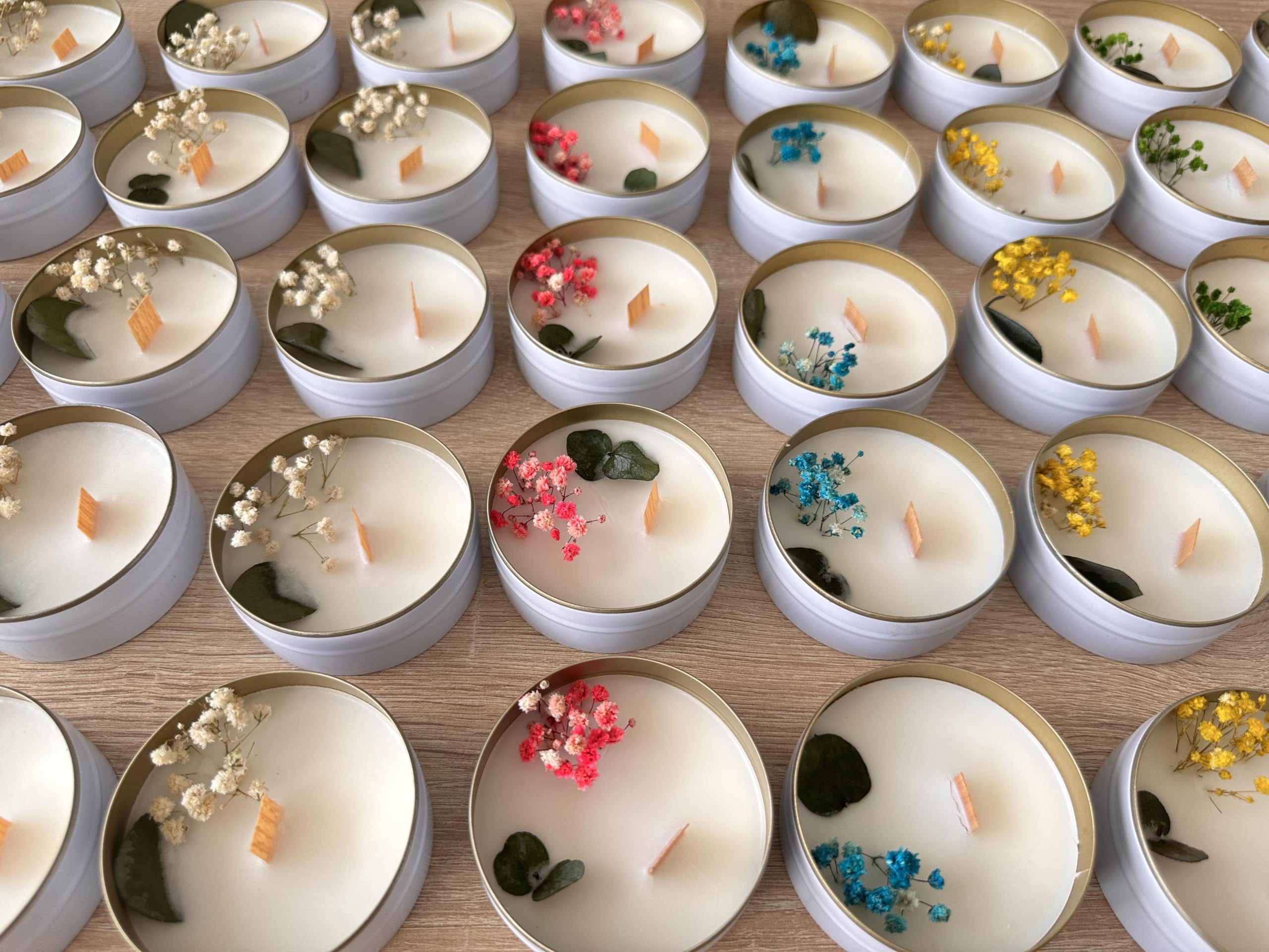 Sustainable soy wax candles with cotton and bamboo wicks
