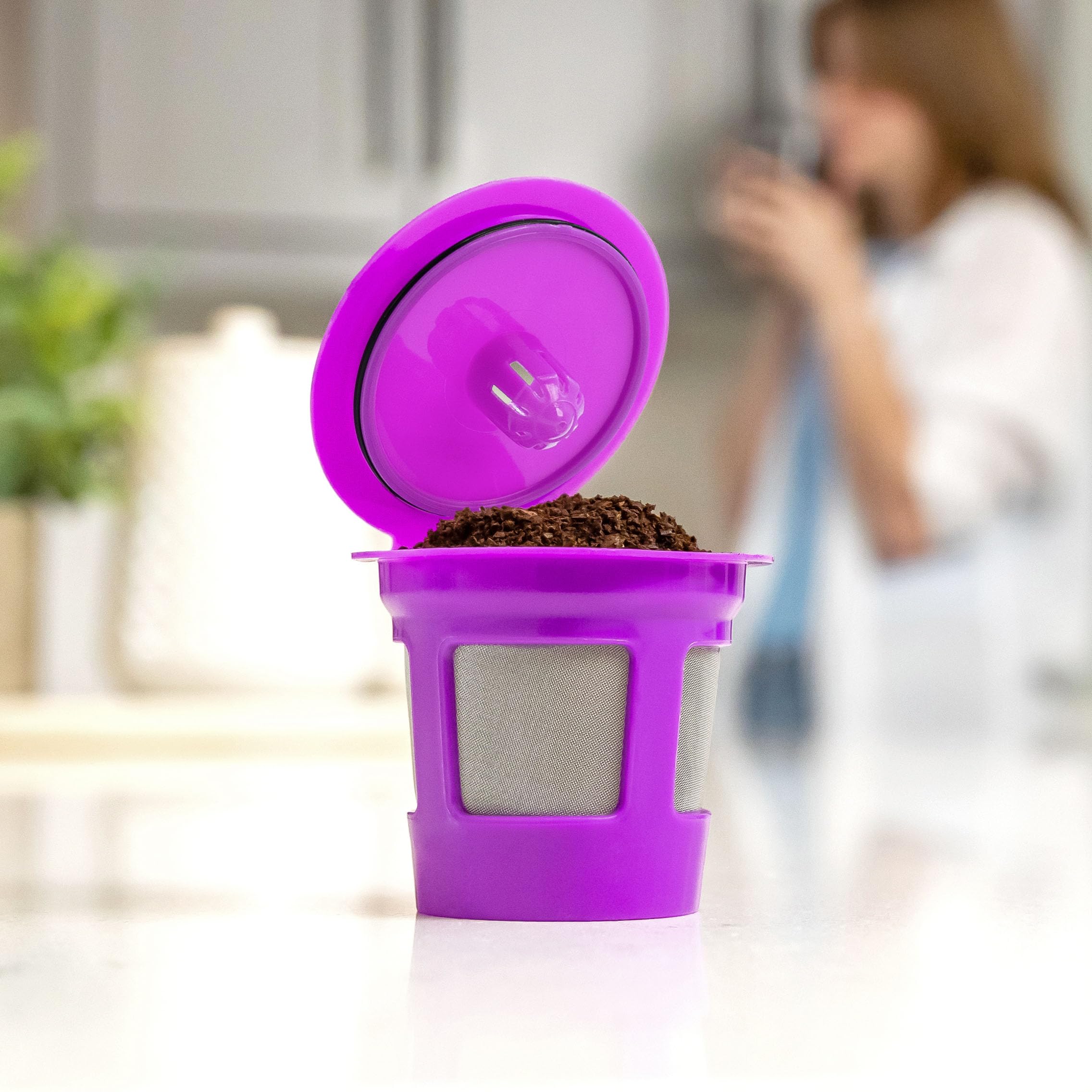 Easy fill lid closed design Cafe Save reusable cup
