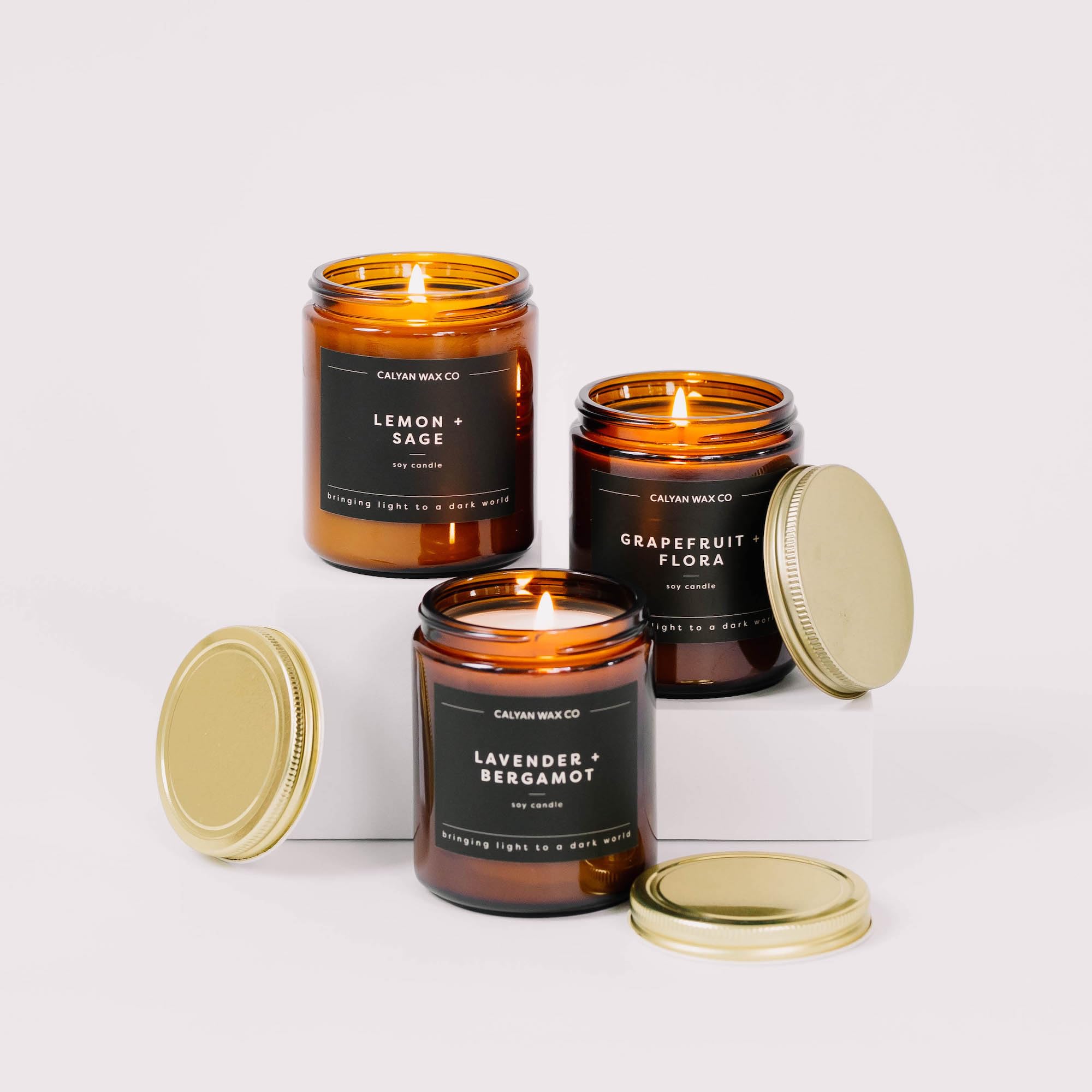 Medium sized room suitable candle Calyan Wax Co Cedar & Tobacco