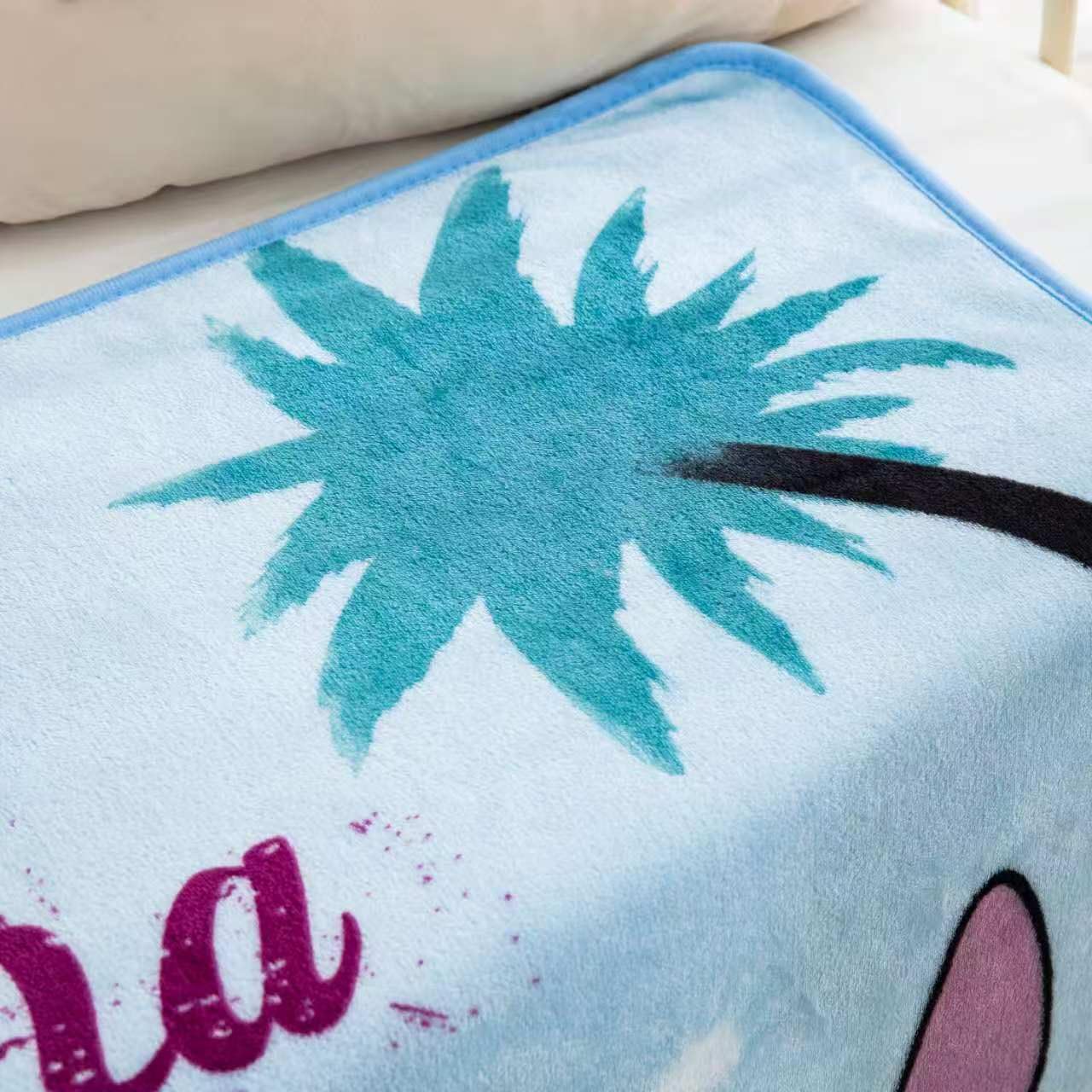 All-season blanket suitable for bedroom sofa car or travel