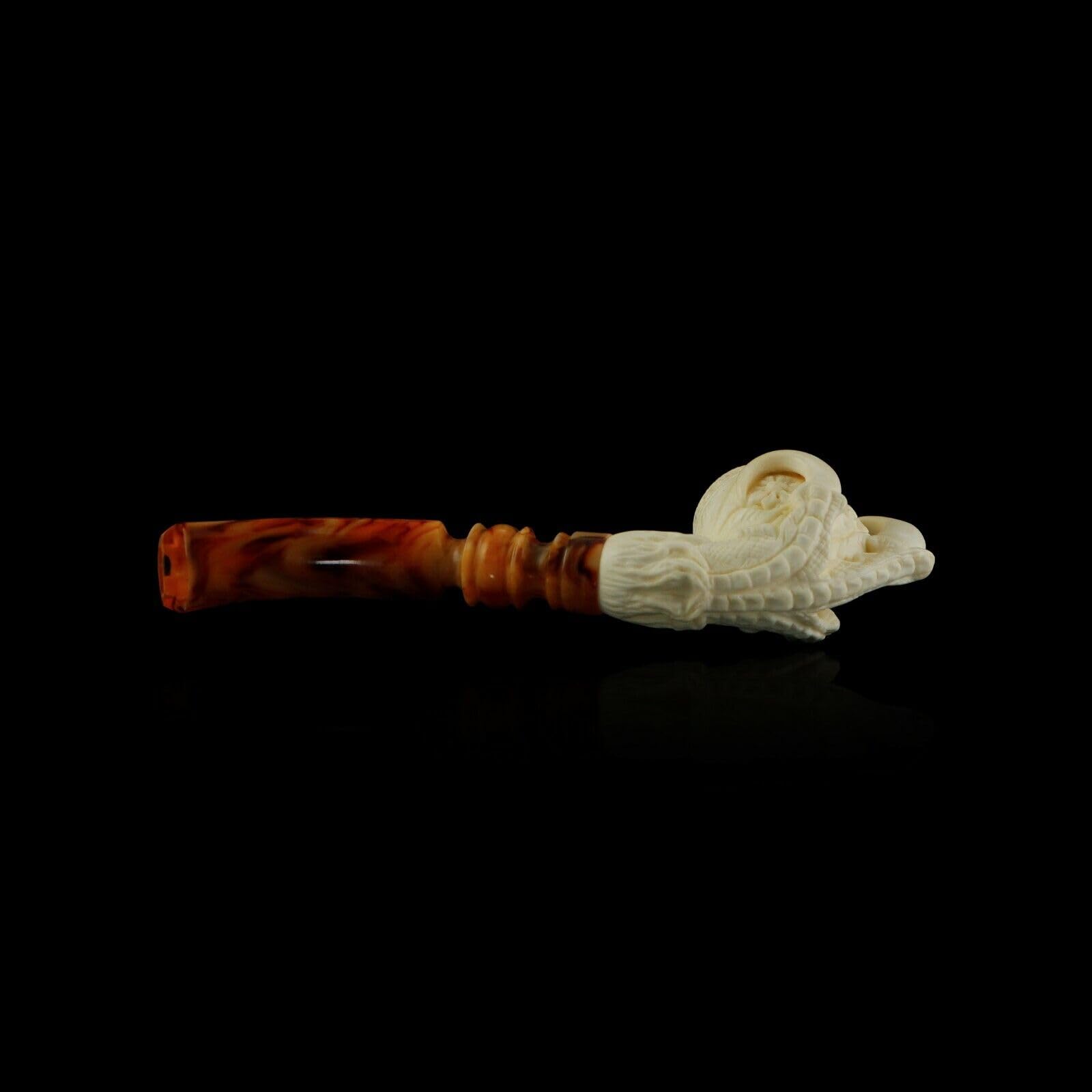 Medium size meerschaum pipe with decorative lattice bowl