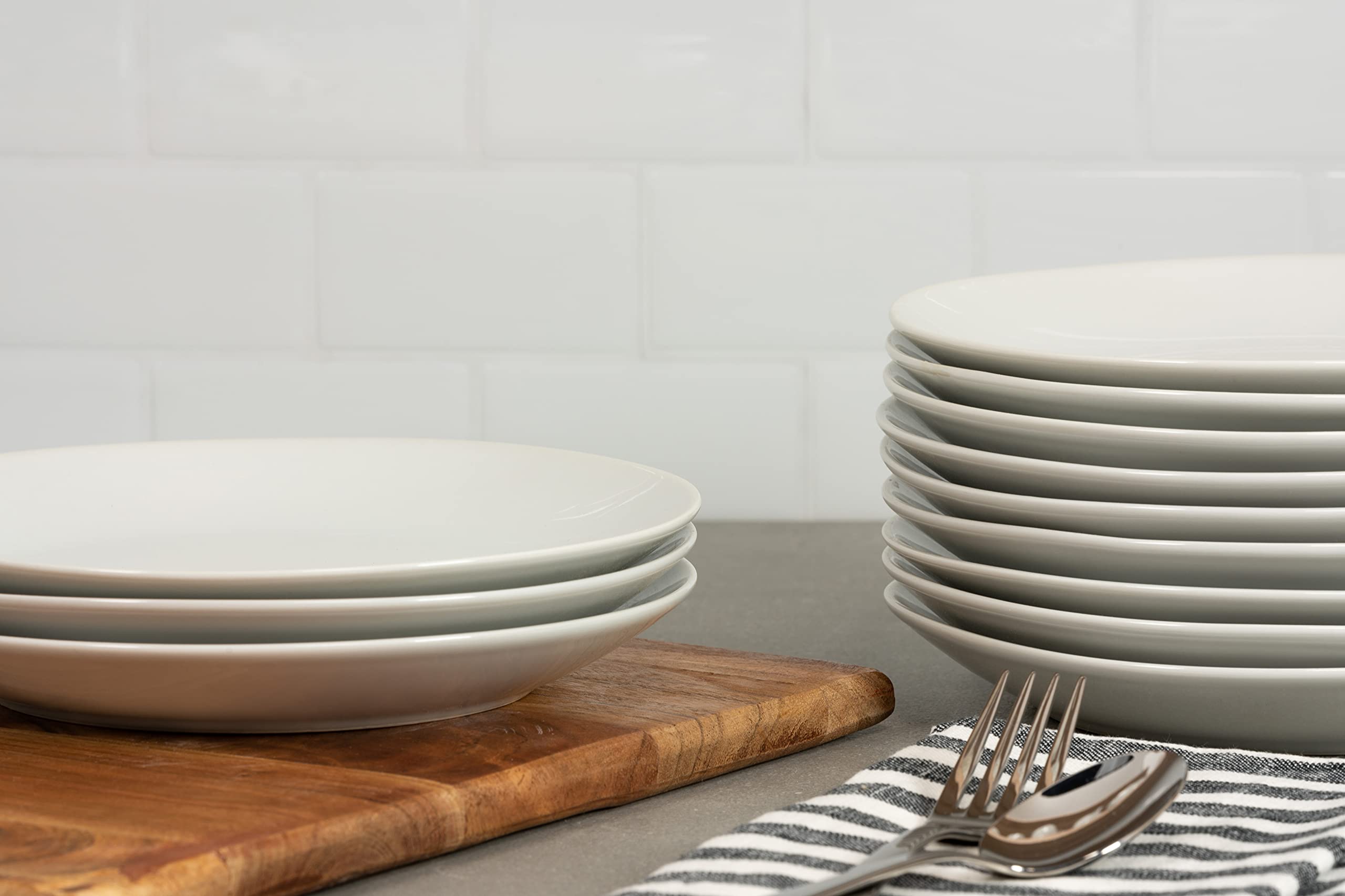 catering collection plate used for salads and desserts