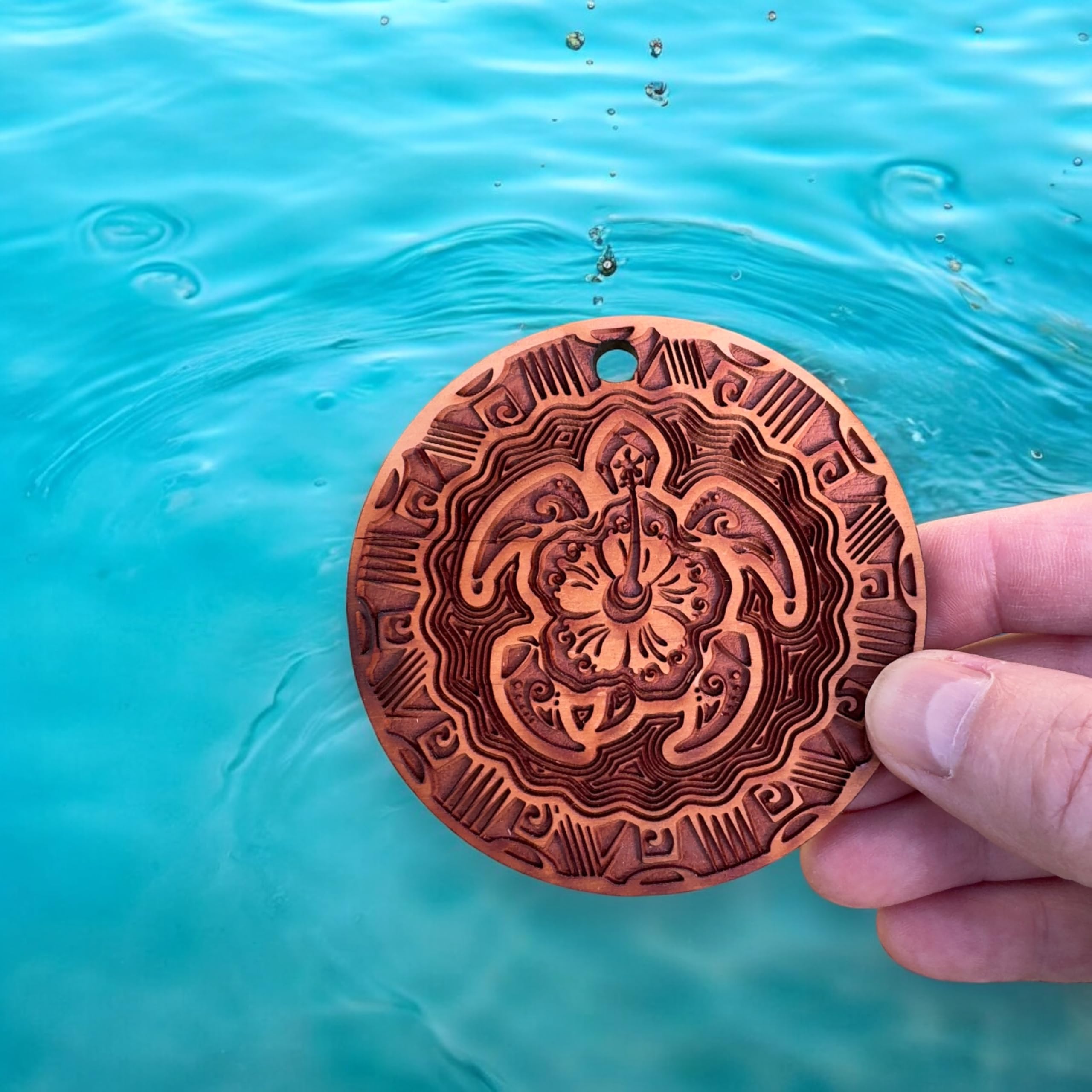 Hawaiian Turtle design cedar ornament size 3x3in