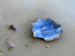 California made ceramic jewelry tray with uneven rim