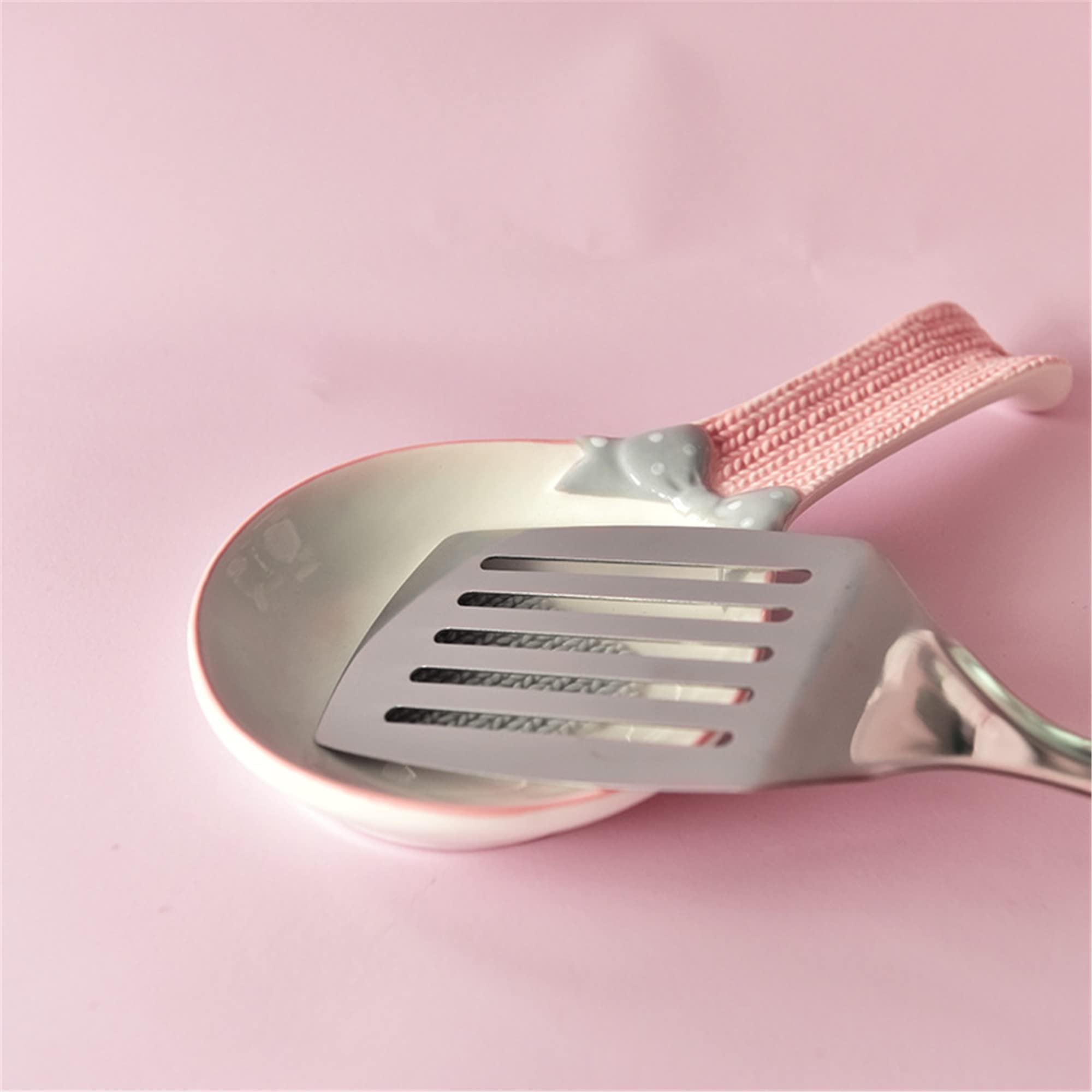 Kitchen spoon holder on stove top or counter
