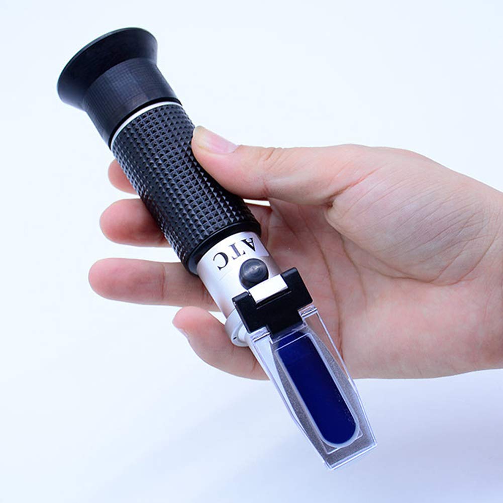 portable refractometer for Brix and gravity measurements