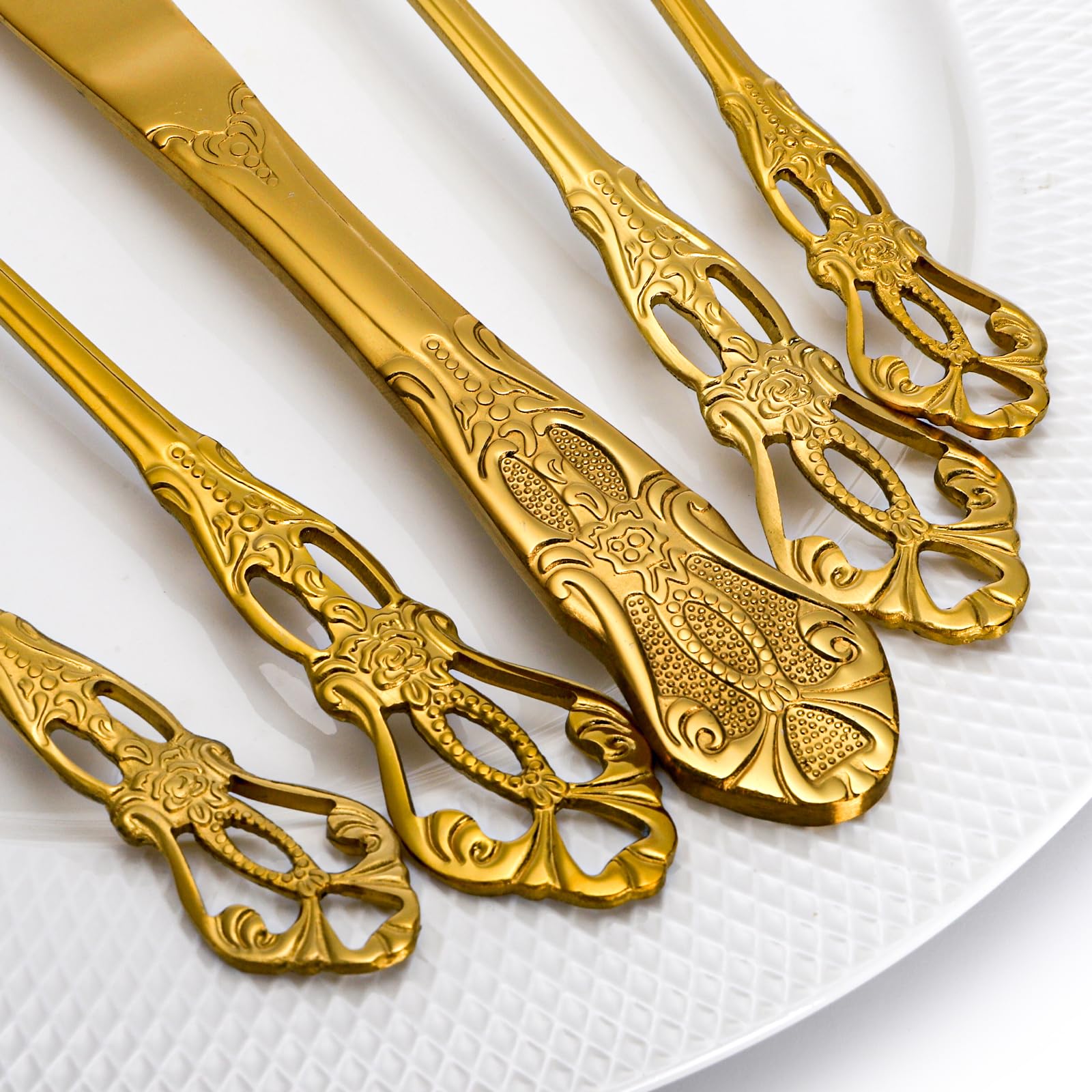 Includes 8 salad forks 8 dinner forks 8 knives 8 spoons 8 teaspoons