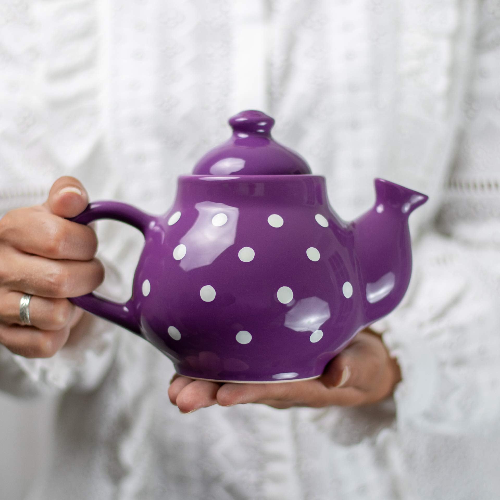 City to Cottage teapot 26oz purple polka dot