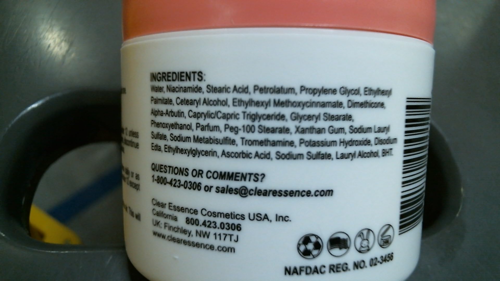 Alpha-arbutin Clear Essence Exclusive Medicated Fade Creme 4 oz