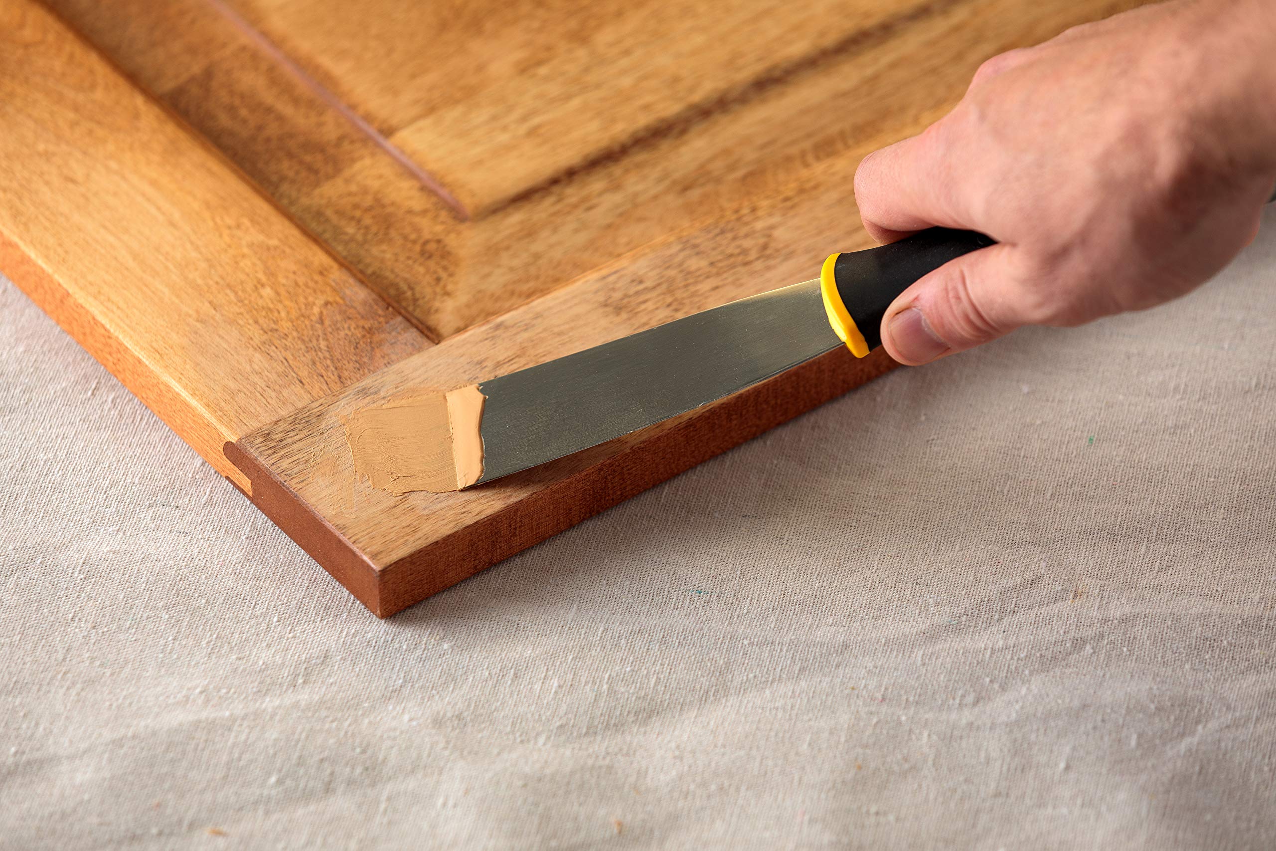 Golden Oak Minwax wood filler for cracks and nails