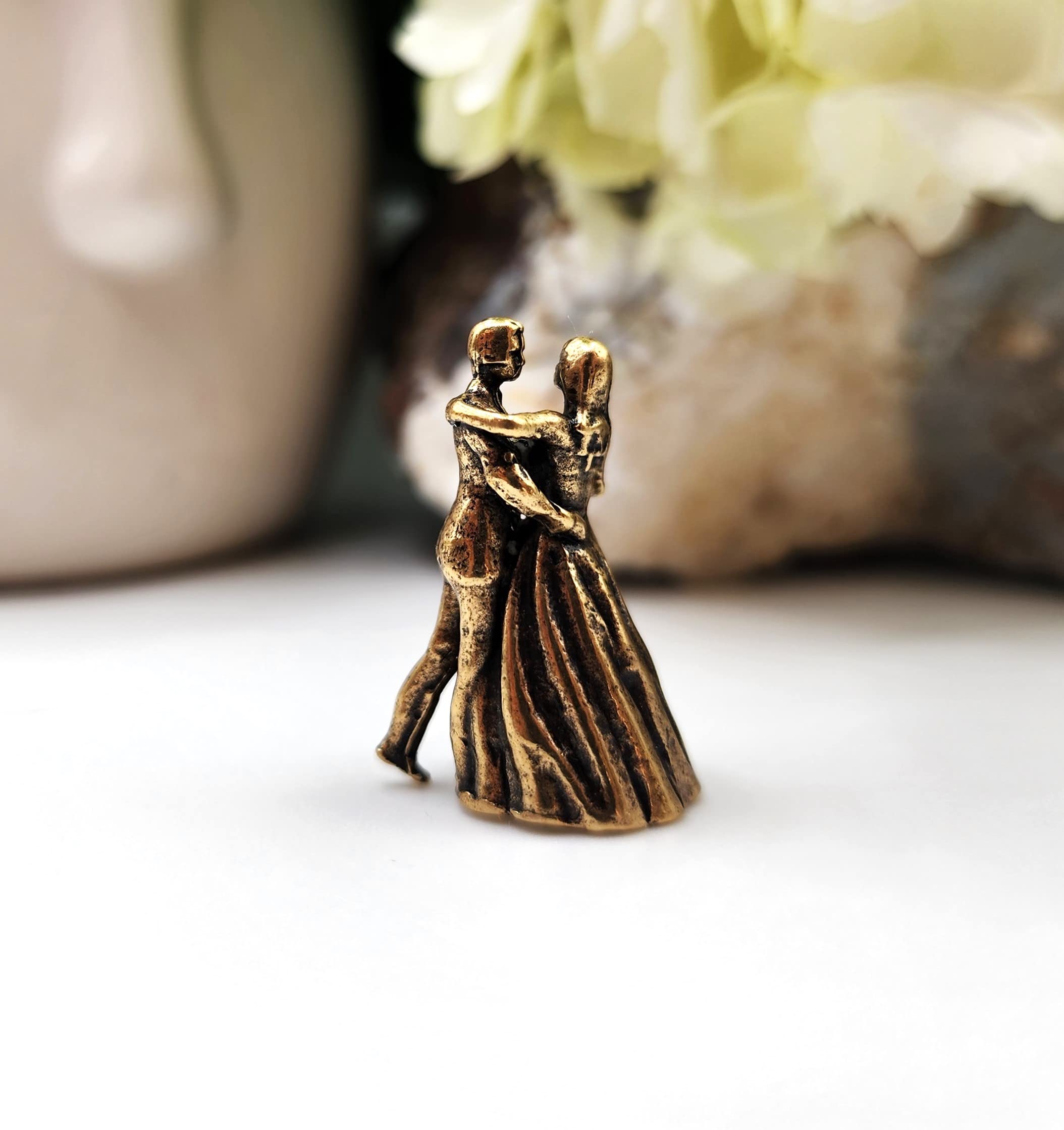 Compact lightweight brass figurine for home decor