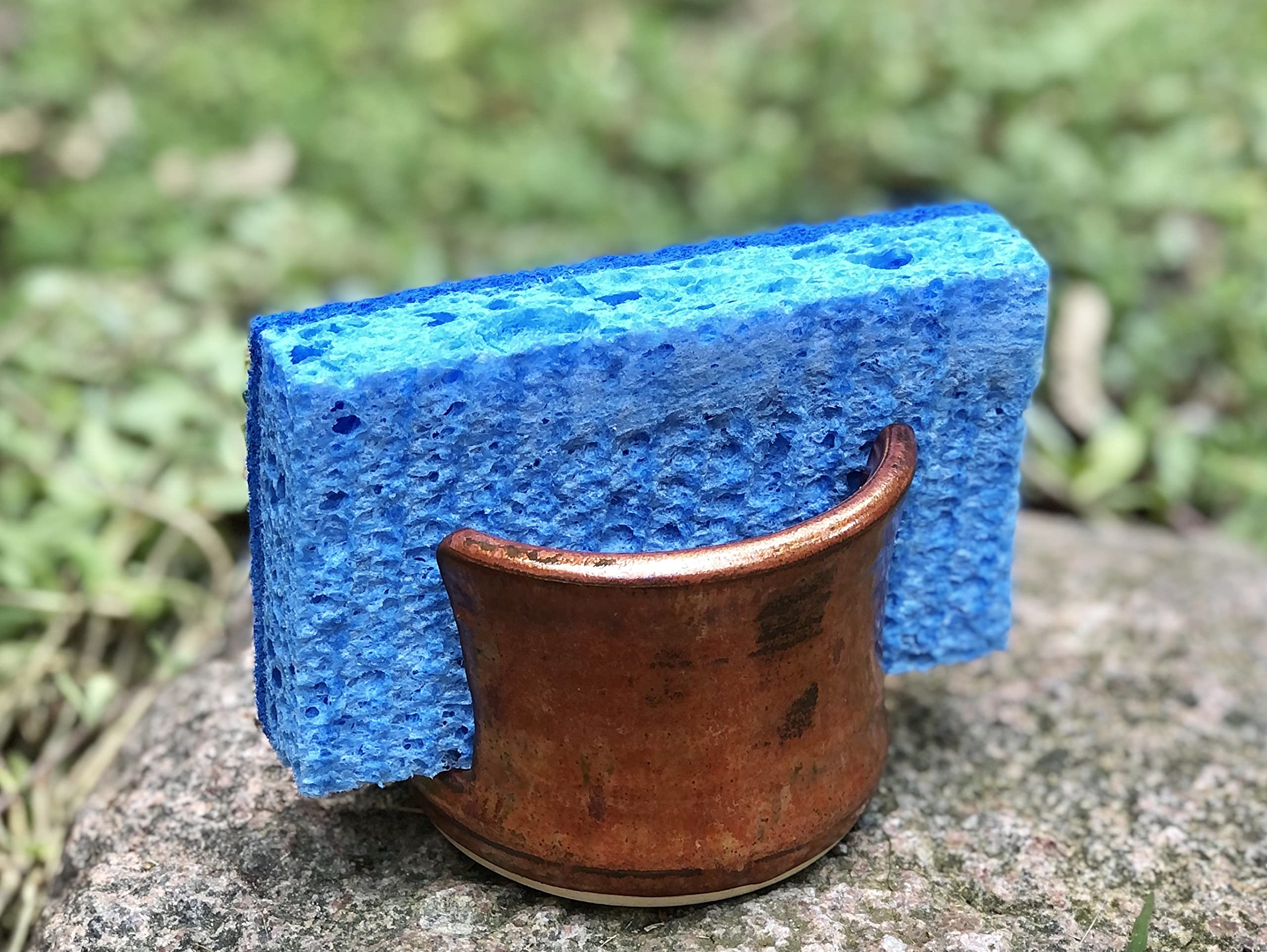 Copper glaze sponge holder with space for pads