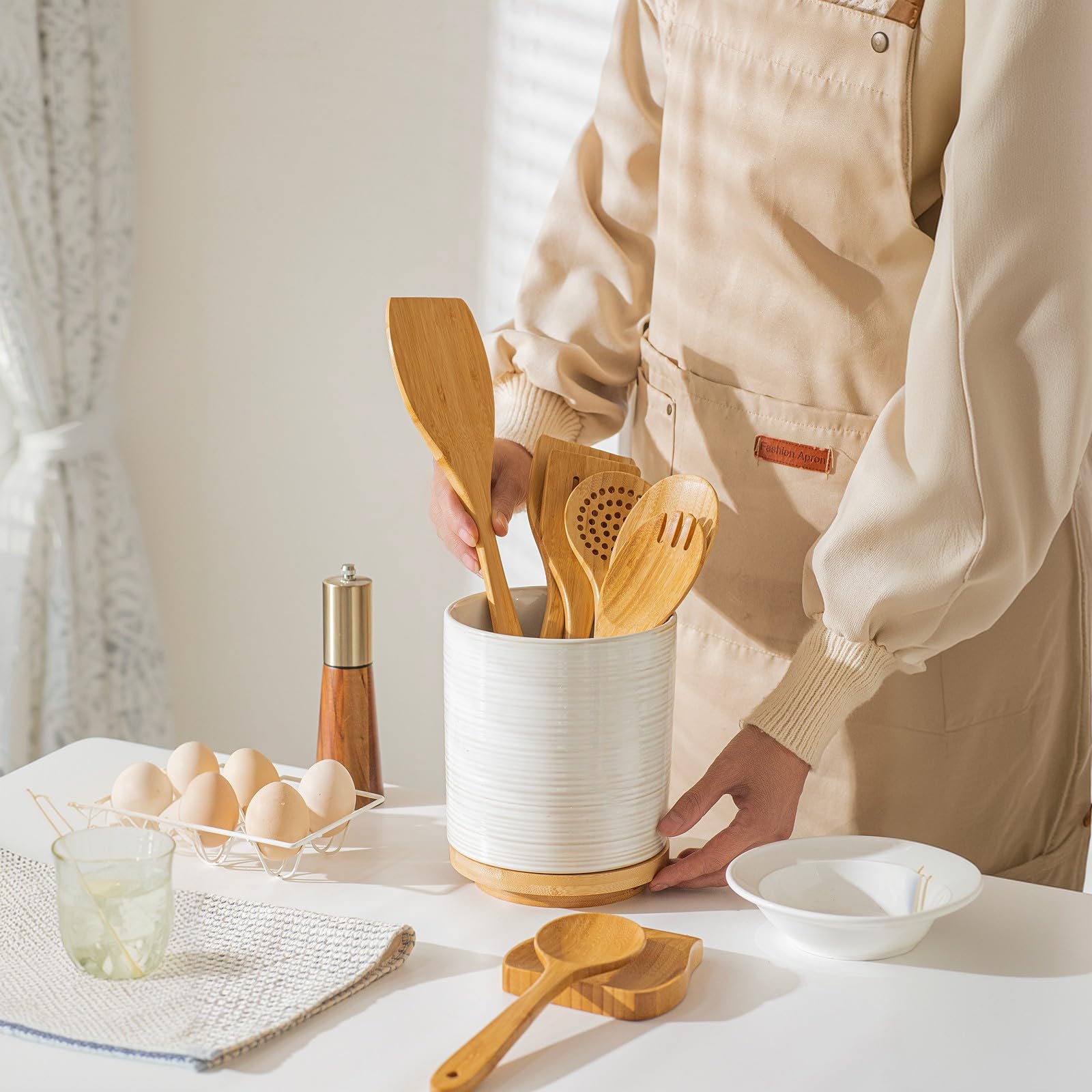 360 degree rotating base of ceramic utensil holder