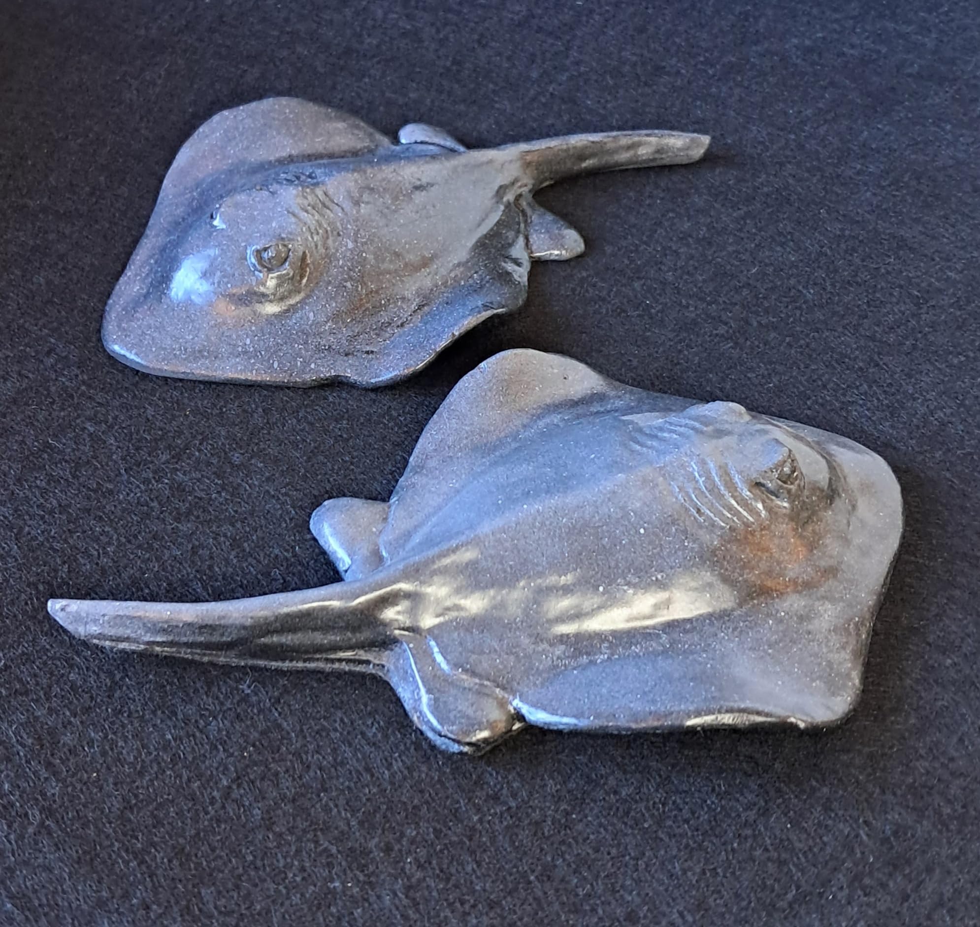 Gray finish stingray decor suitable as paperweight