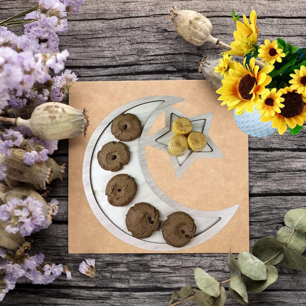Ramadan and Eid Mubarak decorations display tray