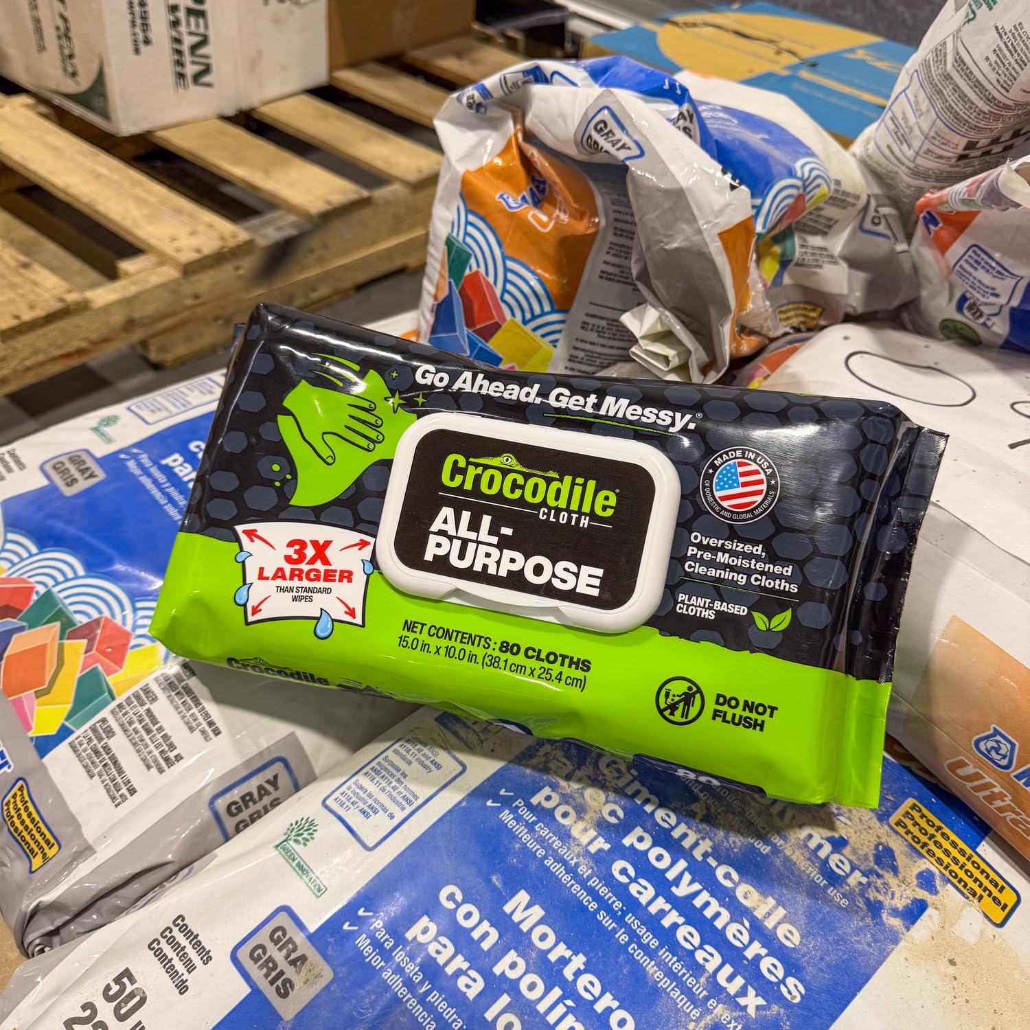 Plant-based cleaning wipes aloe vitamin E packaging