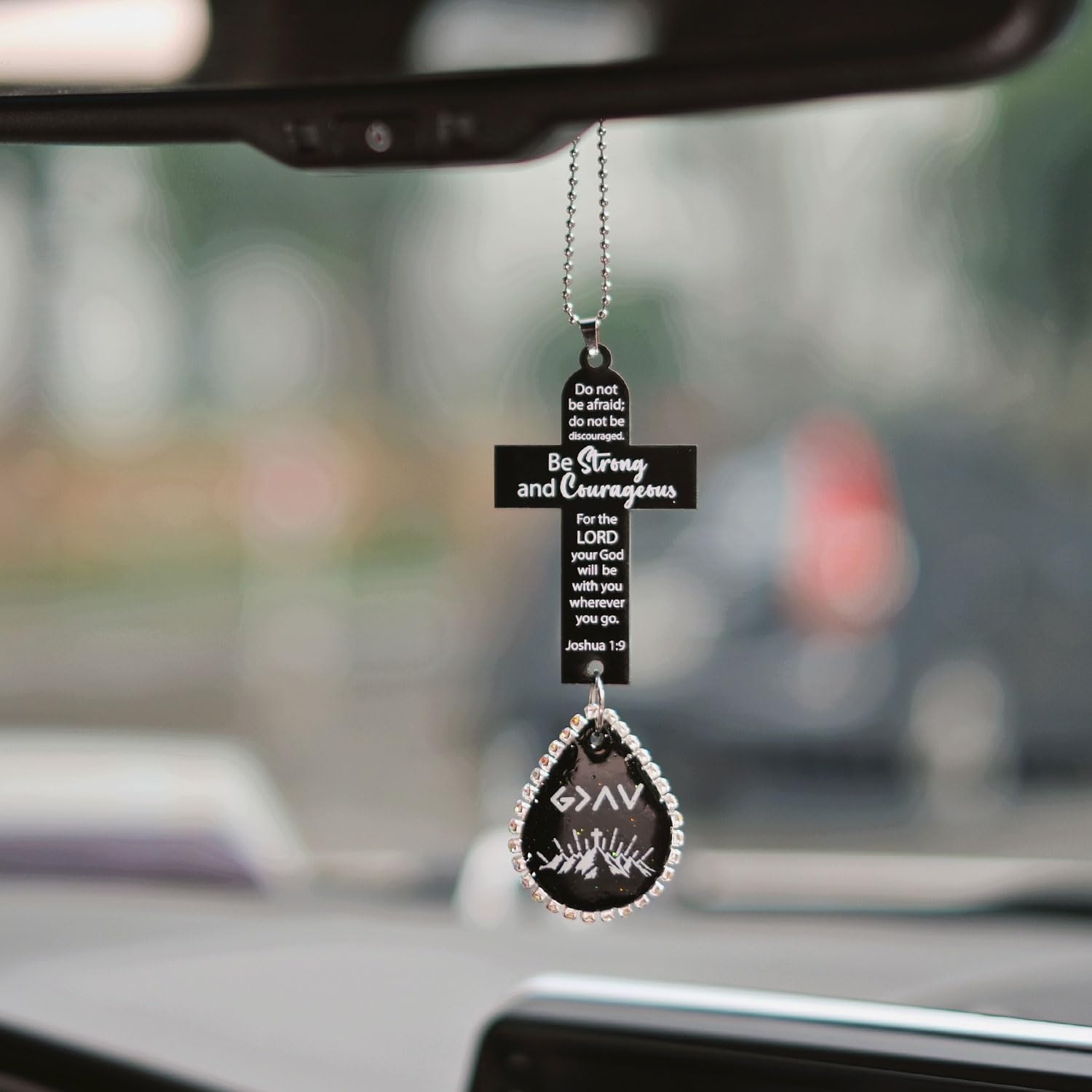 Lightweight car rearview mirror hanging ornament for travel