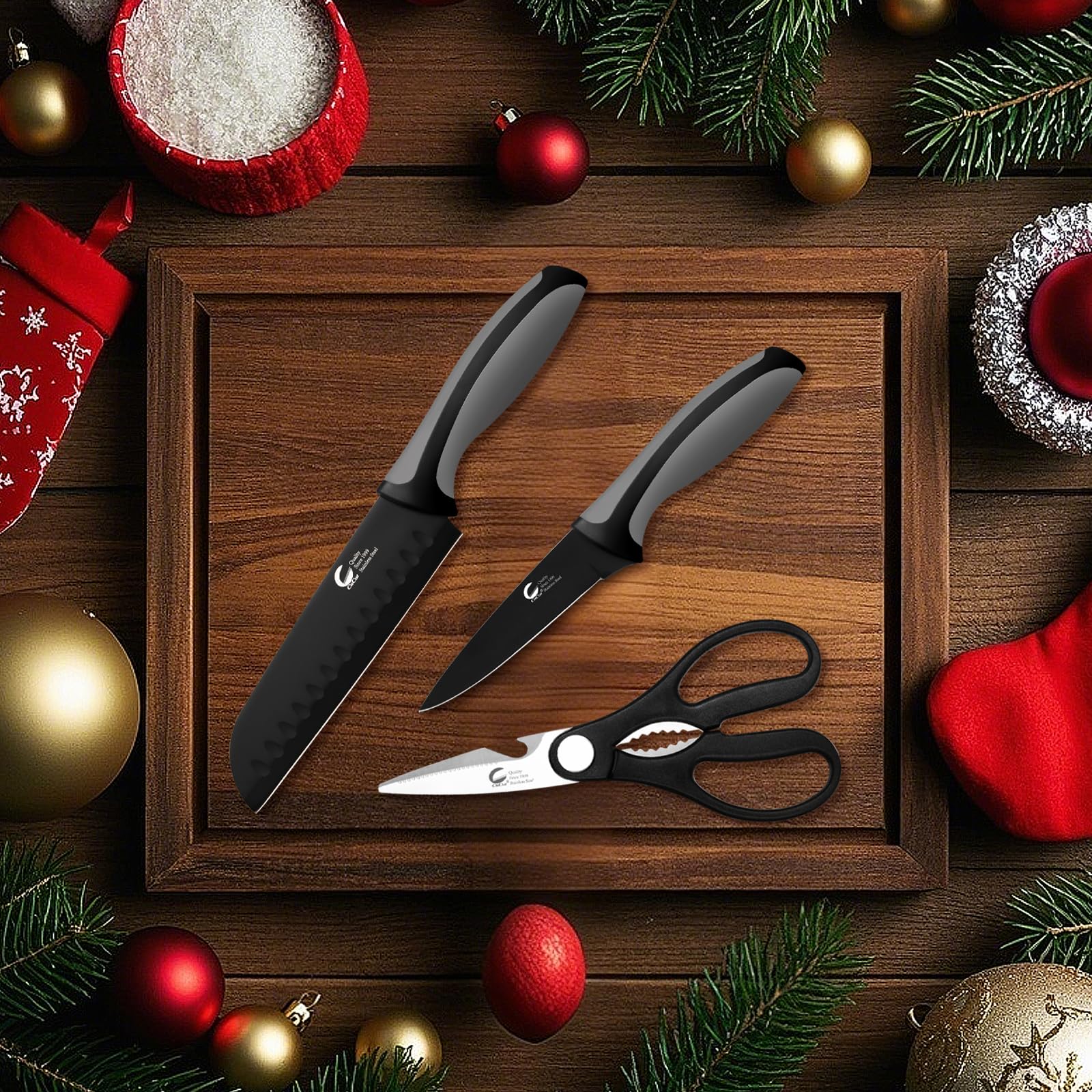 CuCut Santoku and paring knife with scissors close up