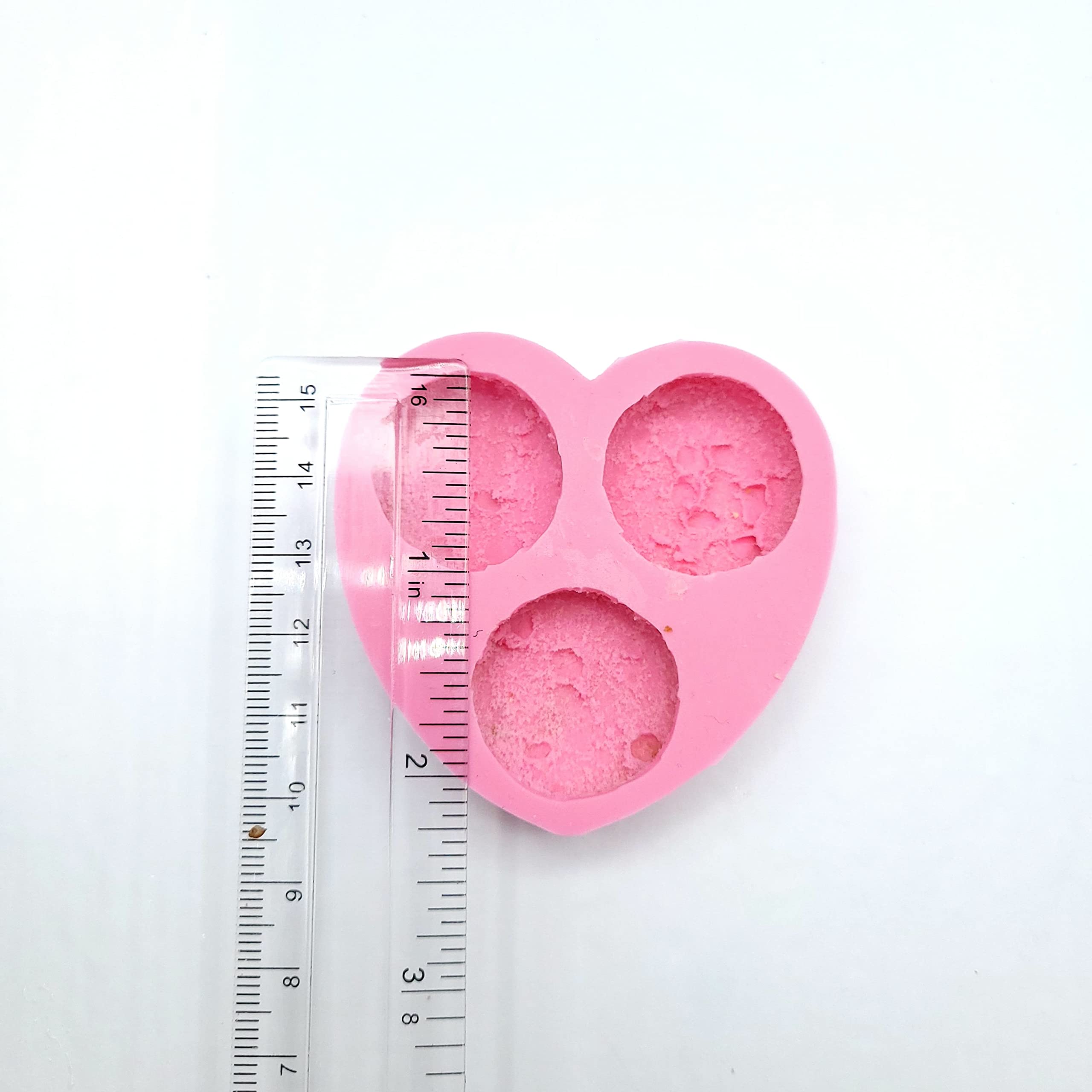 Color variation disclaimer for silicone molds