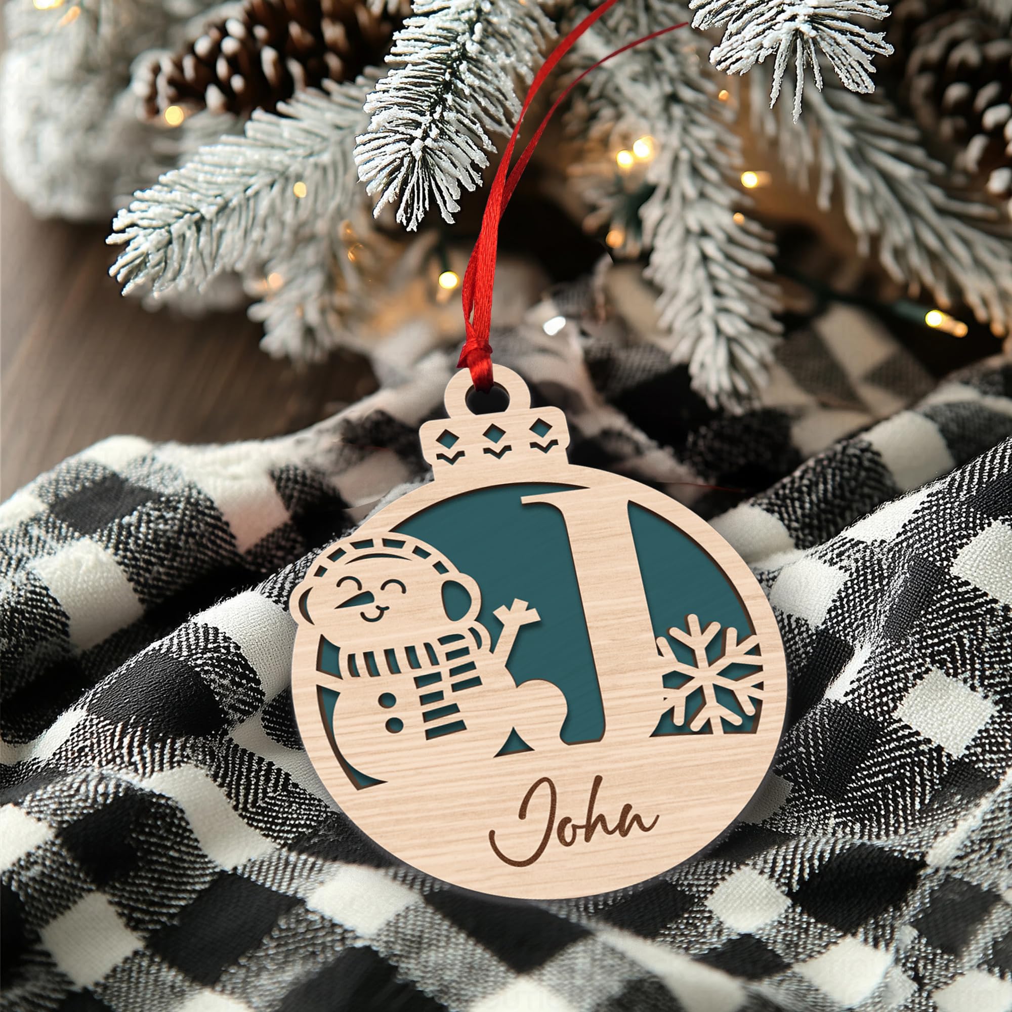 Custom name ornament for Christmas tree