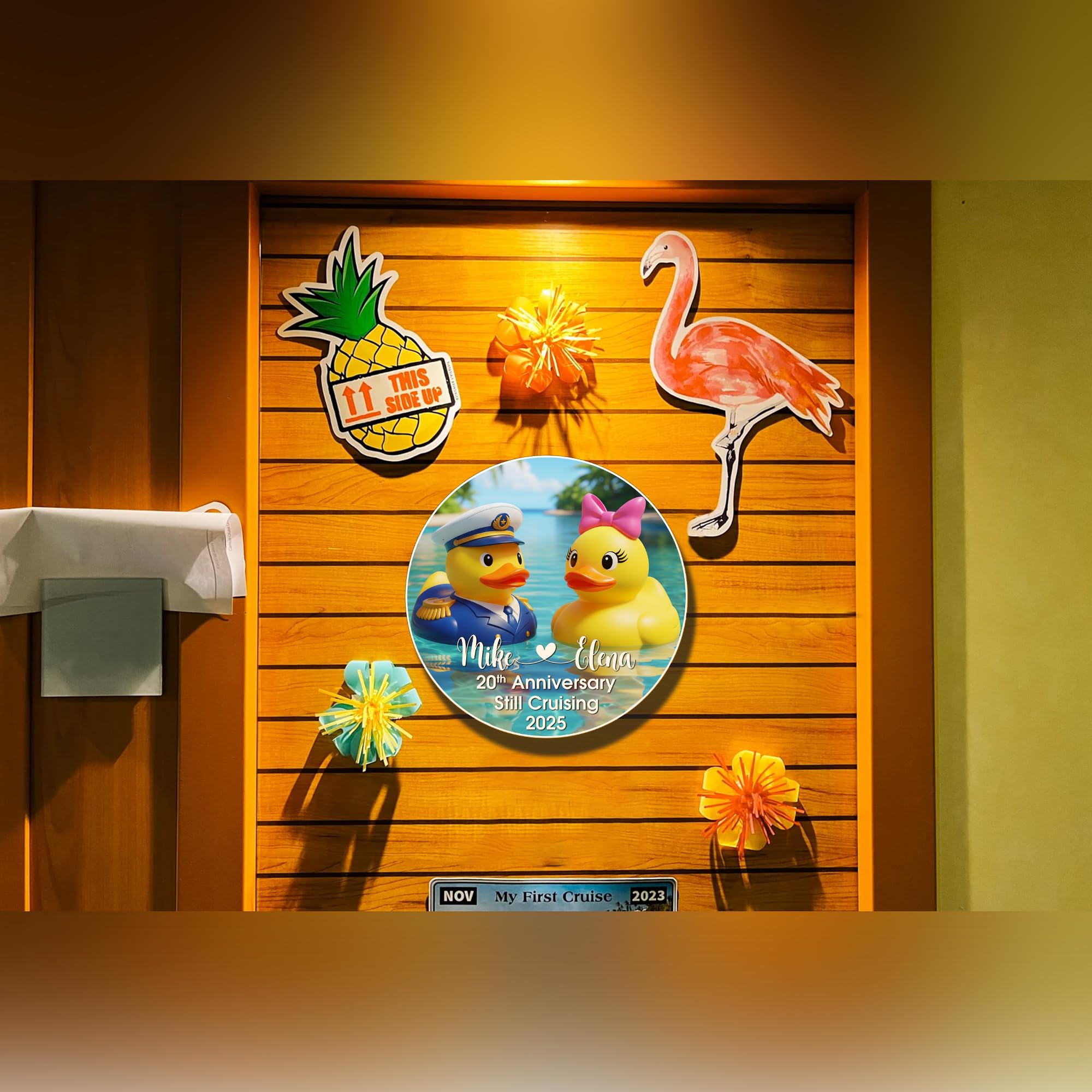 Custom rubber duck couple cruise magnet close up