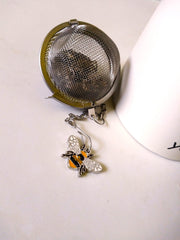 Cute Bee tea infuser ball for loose leaves brewing product image 4