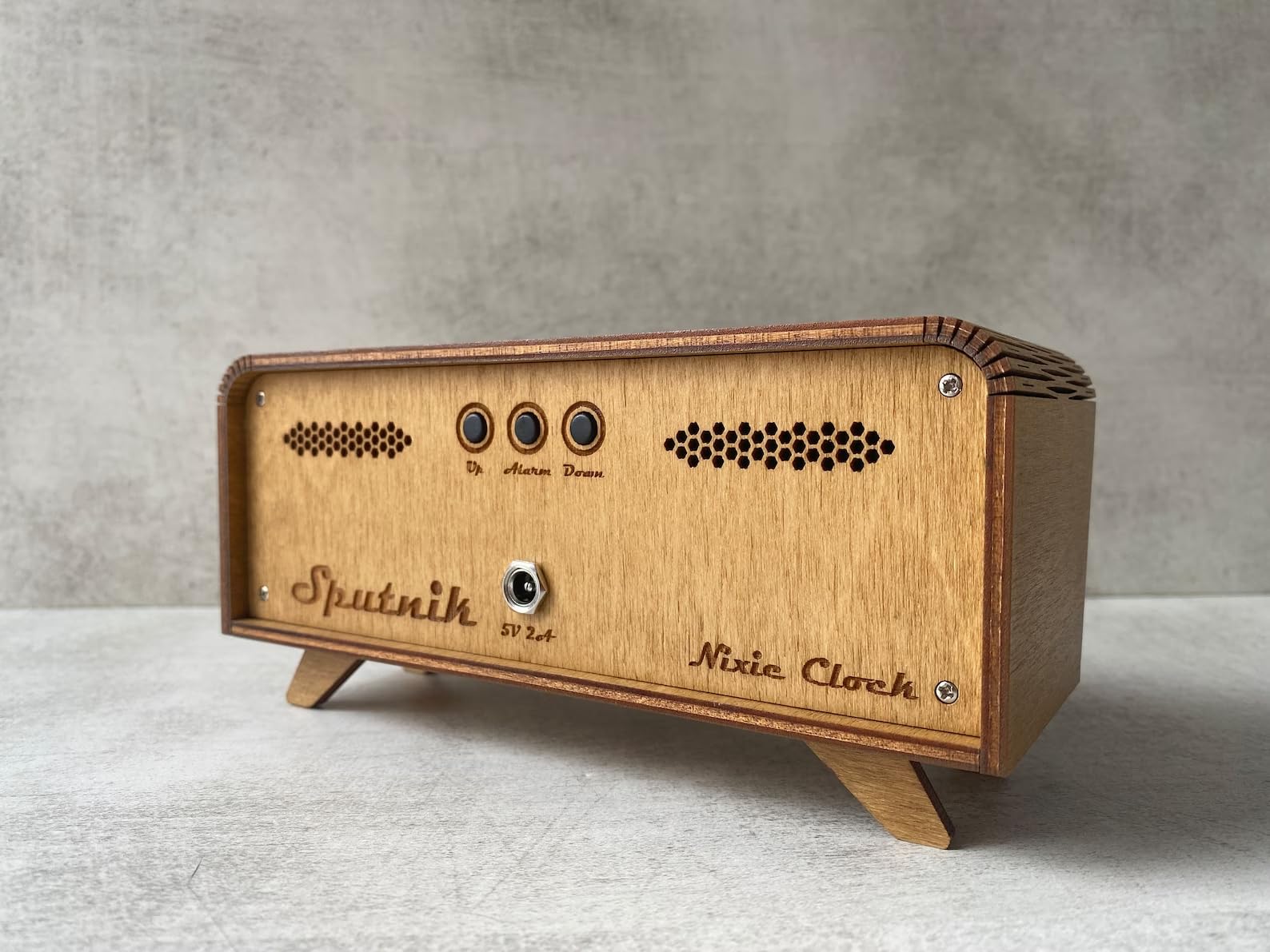 Date indicator feature on nixie clock