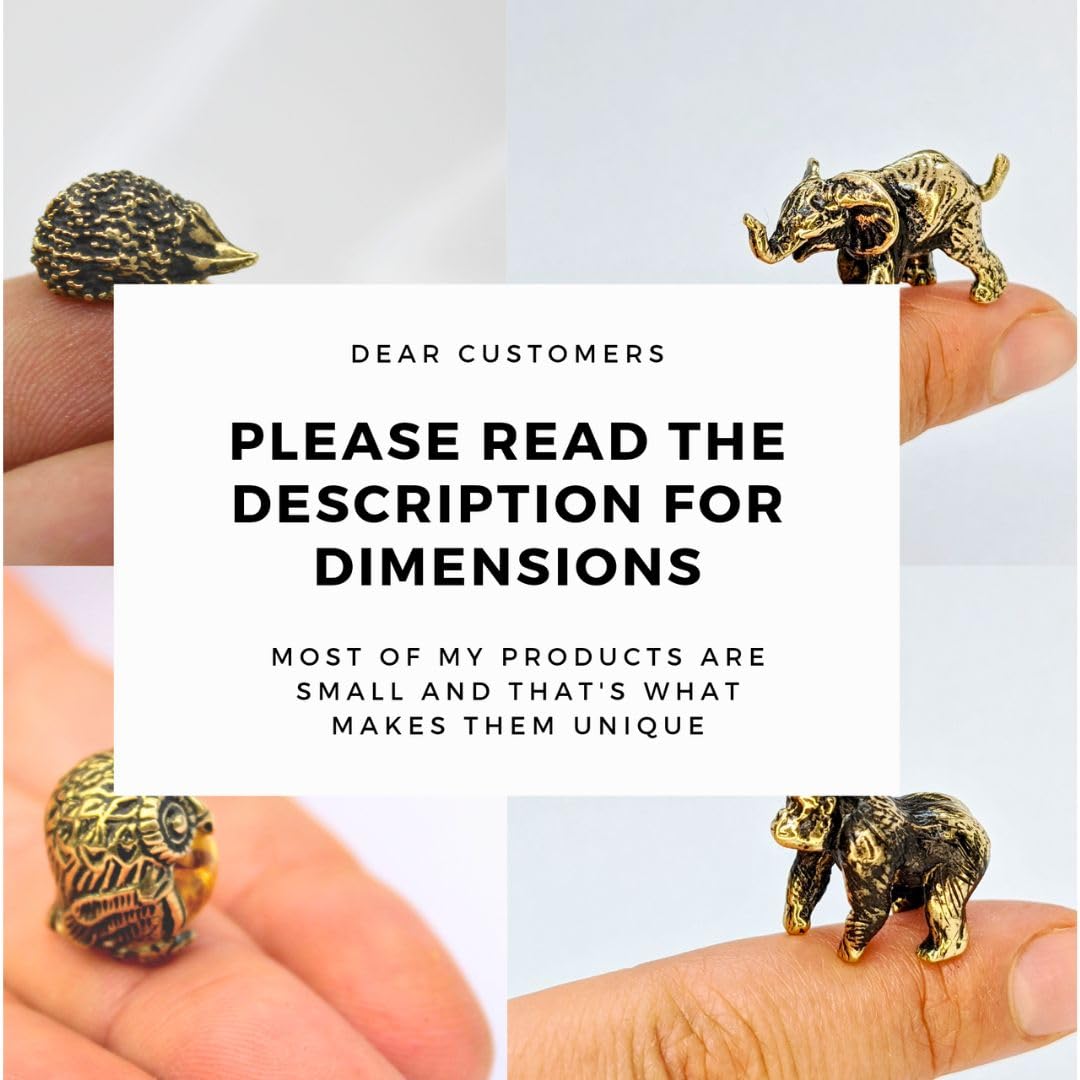 Desk display brass tank figurine packaging