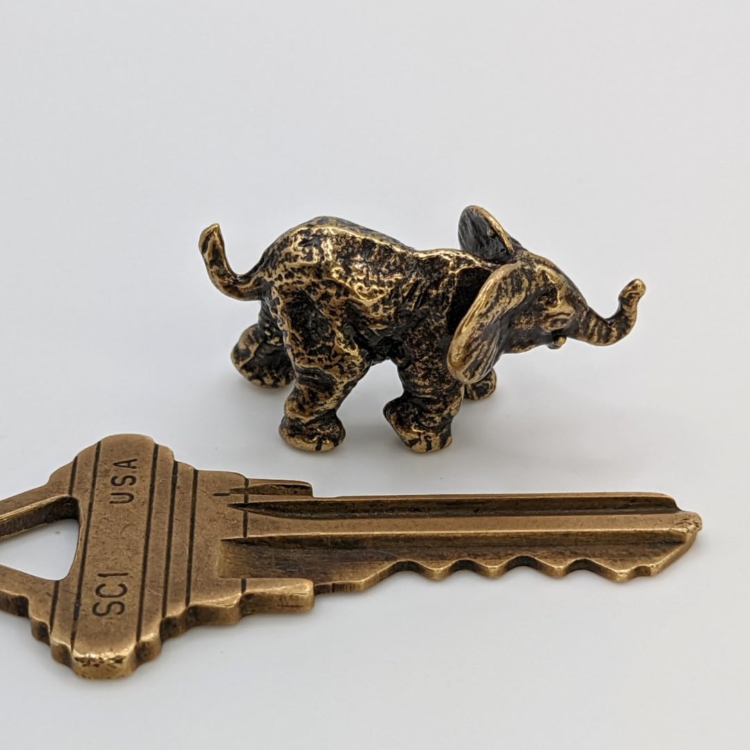 Compact size elephant figurine 1.18 in length