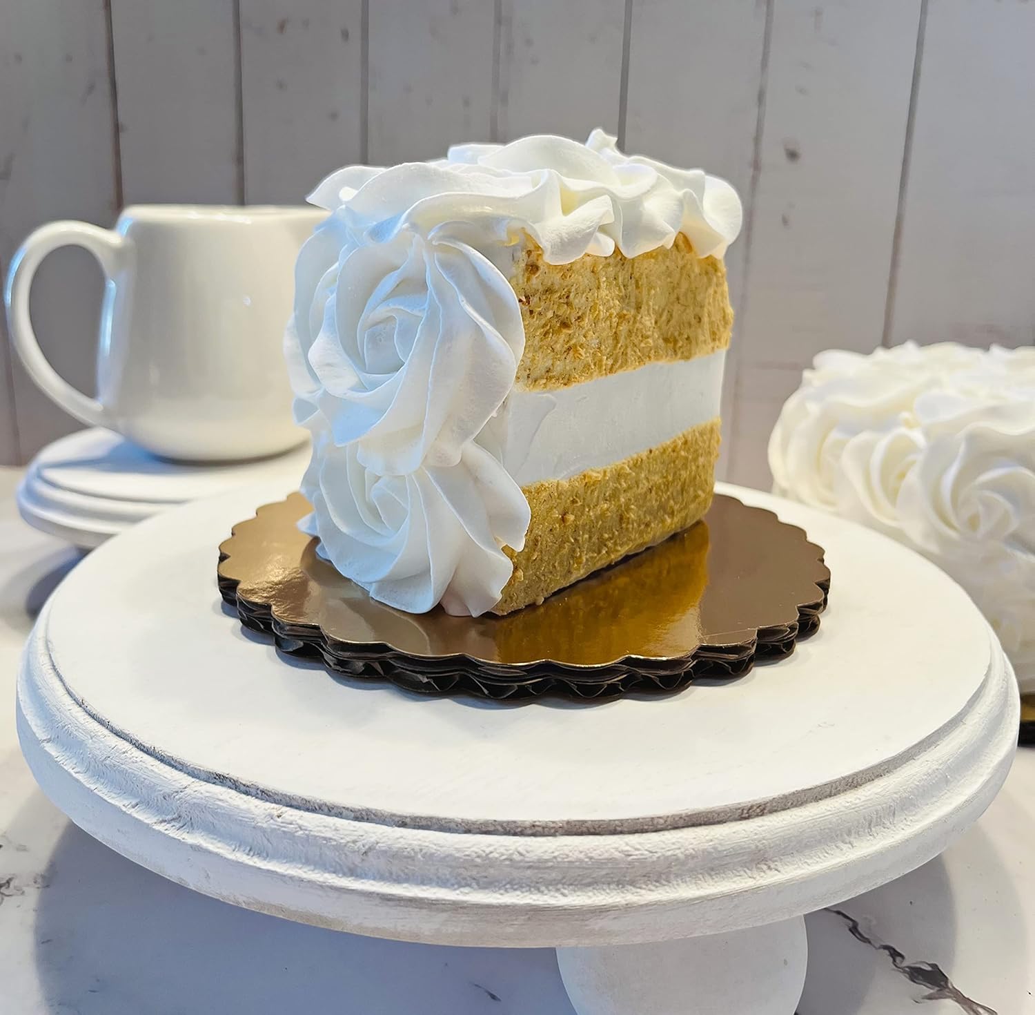 Lightweight foam fake cake slice for indoor display